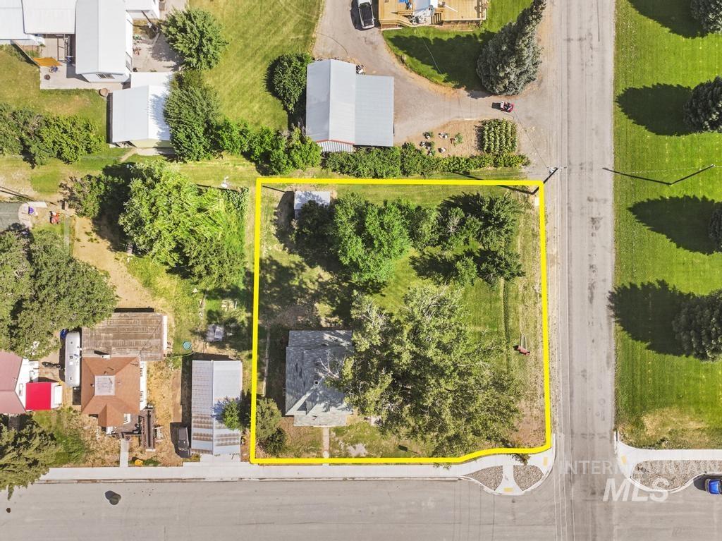 220 Kootenai Ave, Richfield, Idaho 83349, 3 Bedrooms, 1 Bathroom, Residential For Sale, Price $300,000, 98996286