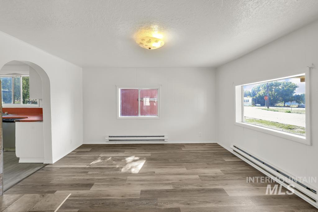 220 Kootenai Ave, Richfield, Idaho 83349, 3 Bedrooms, 1 Bathroom, Residential For Sale, Price $300,000, 98996286