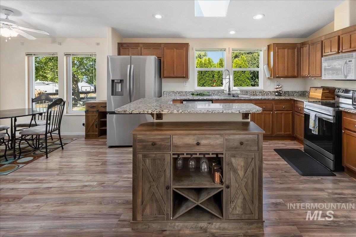 2048 E 3050 S, Wendell, Idaho 83355, 3 Bedrooms, 2 Bathrooms, Residential For Sale, Price $514,999, 98996287