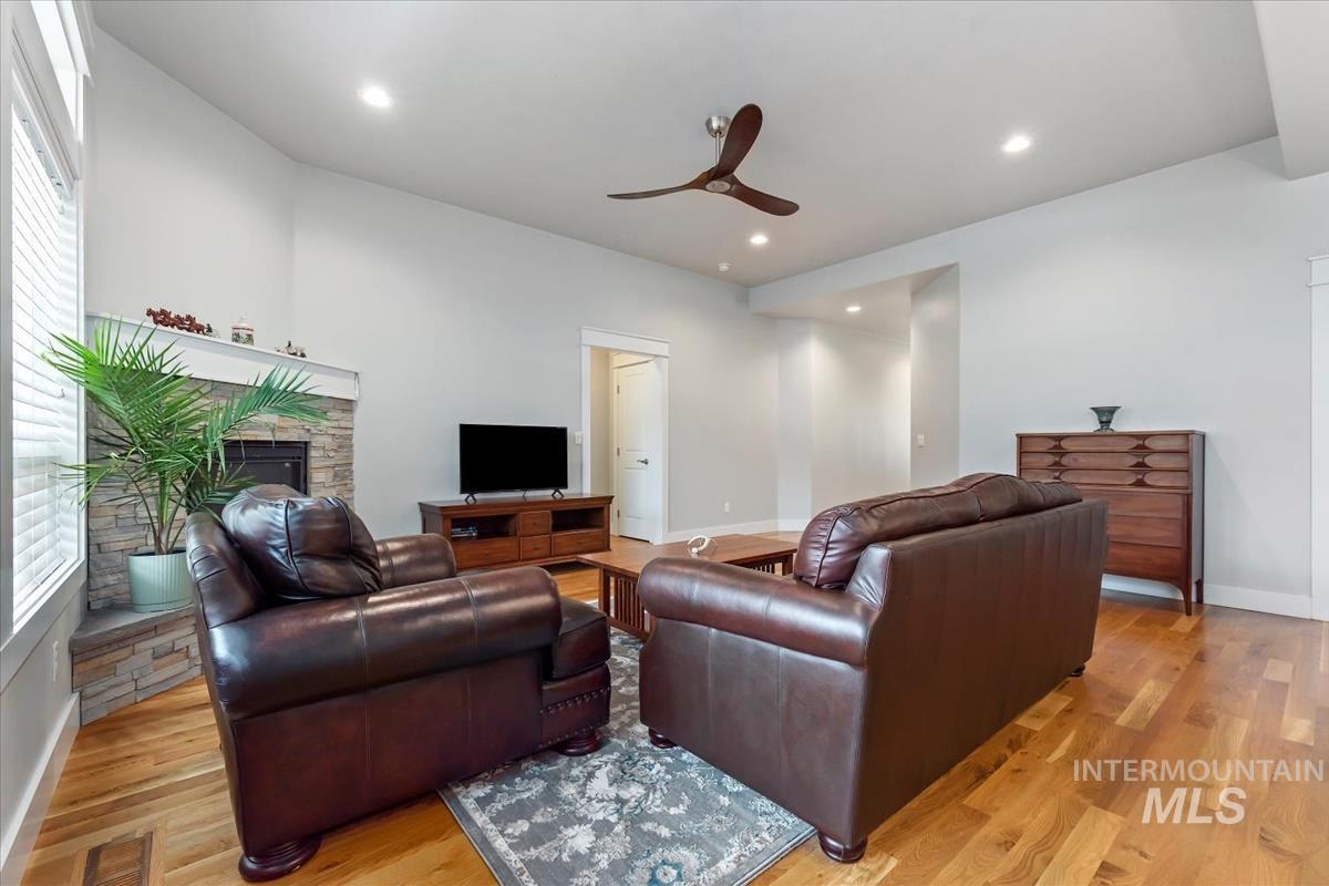 1278 W Bolton Ln, Eagle, Idaho 83646, 3 Bedrooms, 2 Bathrooms, Residential For Sale, Price $595,000, 98996289