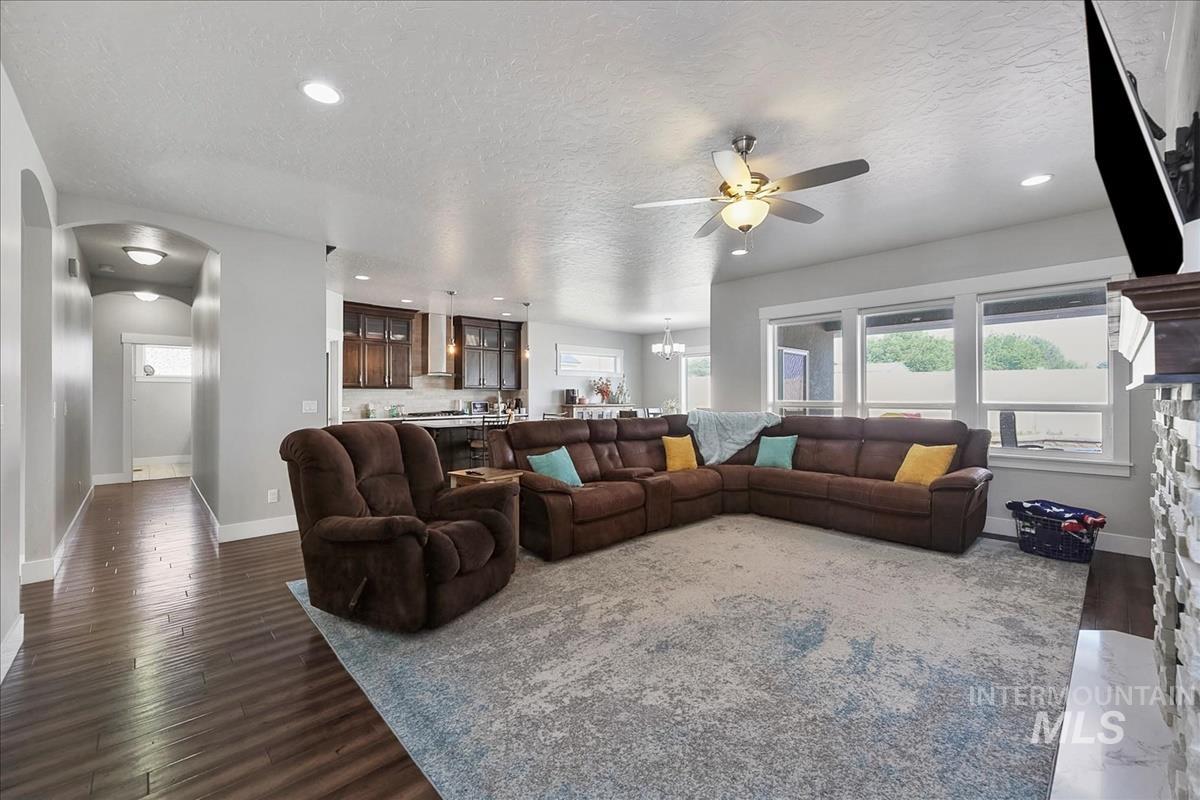 2334 N Van Dyke, Kuna, Idaho 83634, 4 Bedrooms, 2.5 Bathrooms, Residential For Sale, Price $599,900, 98996294