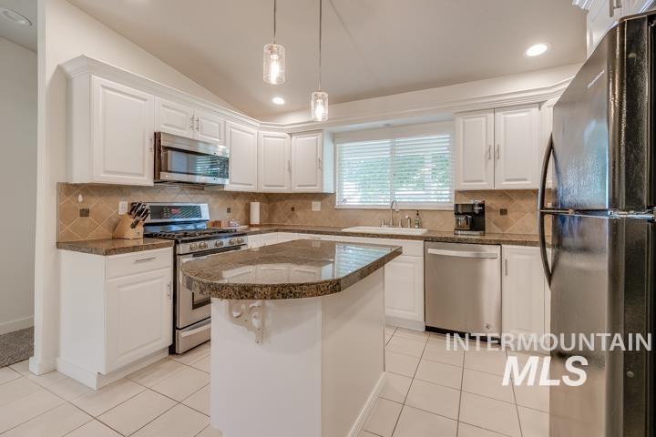 6827 W Ashland, Boise, Idaho 83709, 4 Bedrooms, 2.5 Bathrooms, Residential For Sale, Price $489,000, 98996299