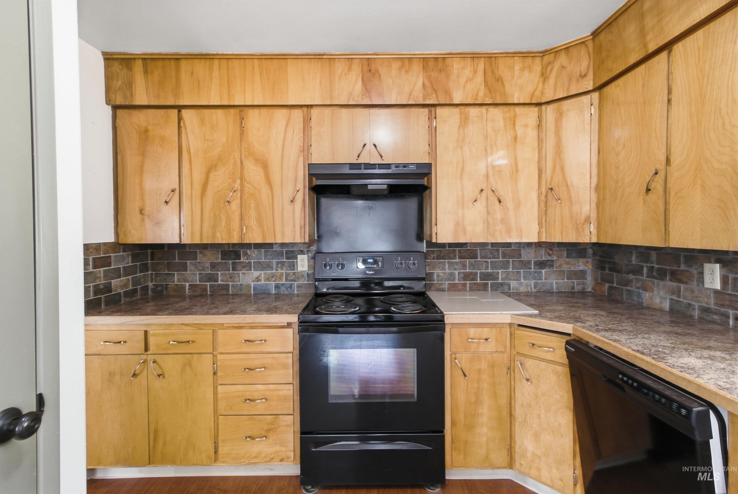 923 N Cleveland St, Moscow, Idaho 83843, 4 Bedrooms, 3 Bathrooms, Residential For Sale, Price $455,000, 98996300