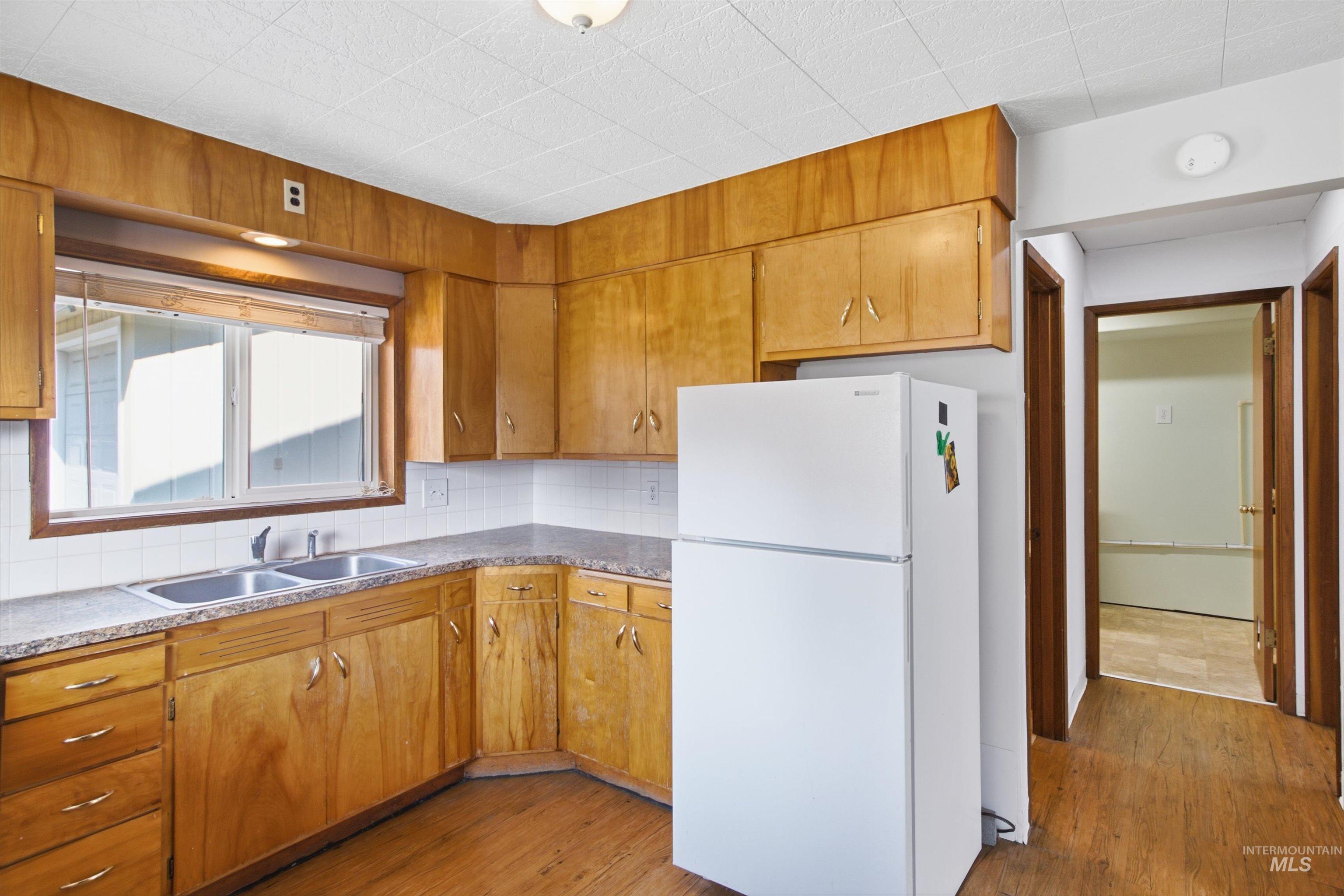 923 N Cleveland St, Moscow, Idaho 83843, 4 Bedrooms, 3 Bathrooms, Residential For Sale, Price $455,000, 98996300