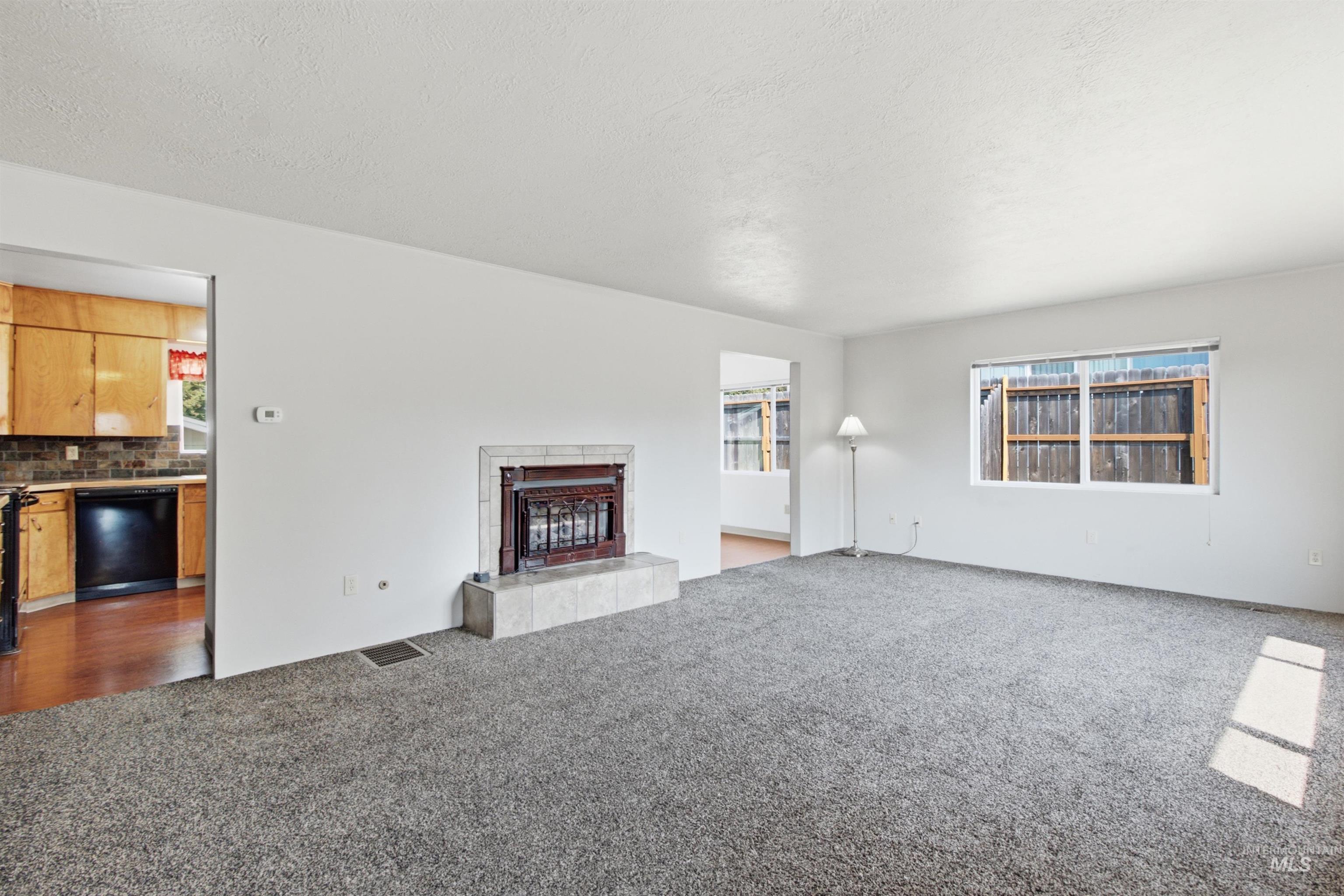 923 N Cleveland St, Moscow, Idaho 83843, 4 Bedrooms, 3 Bathrooms, Residential For Sale, Price $455,000, 98996300