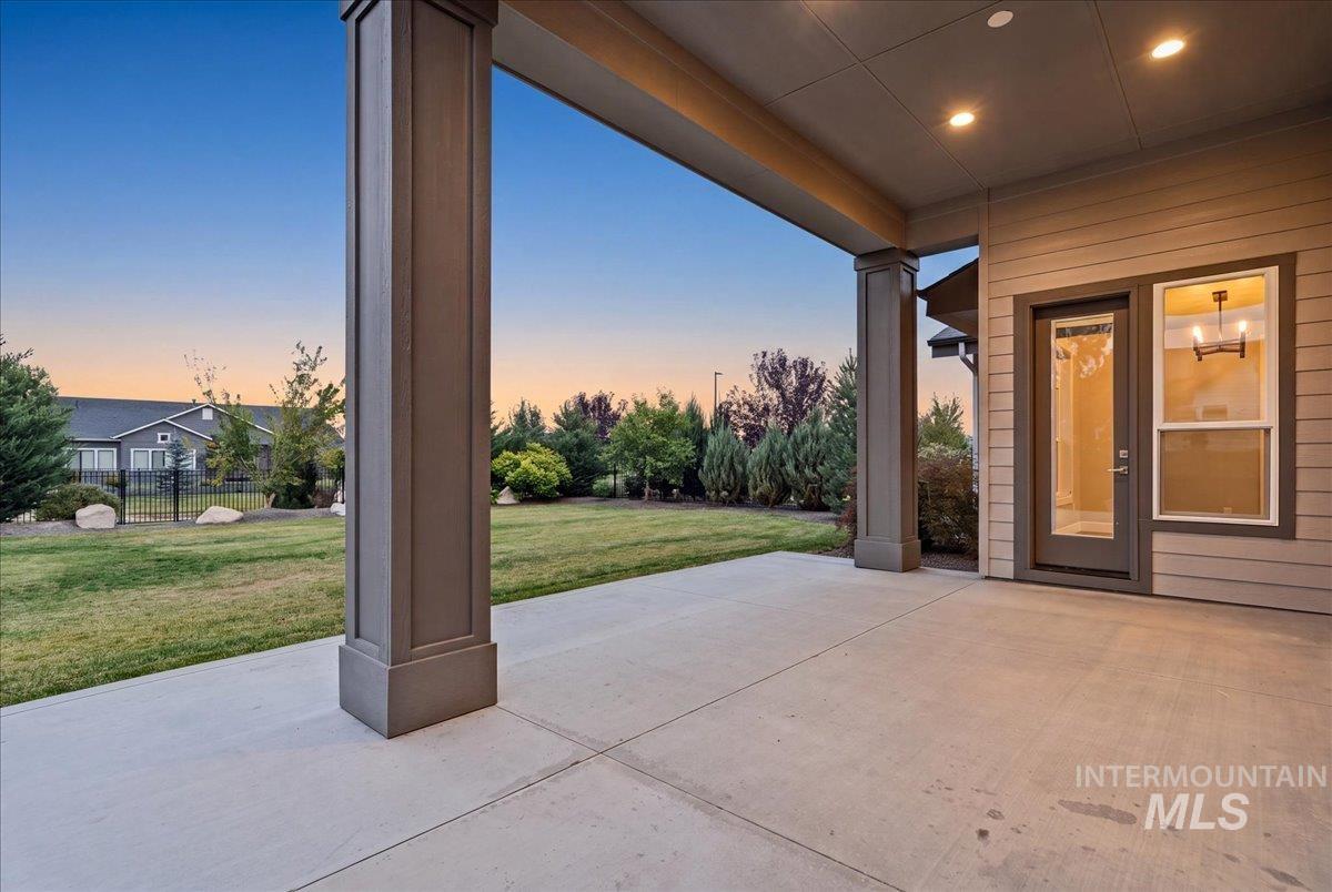 2620 N Rivington Ave, Eagle, Idaho 83616, 4 Bedrooms, 2.5 Bathrooms, Residential For Sale, Price $950,000, 98996302