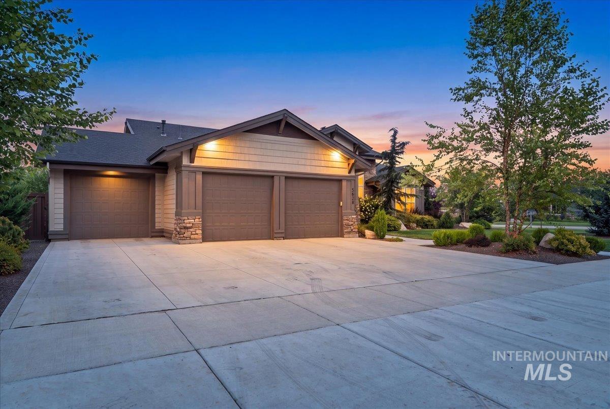 2620 N Rivington Ave, Eagle, Idaho 83616, 4 Bedrooms, 2.5 Bathrooms, Residential For Sale, Price $950,000, 98996302