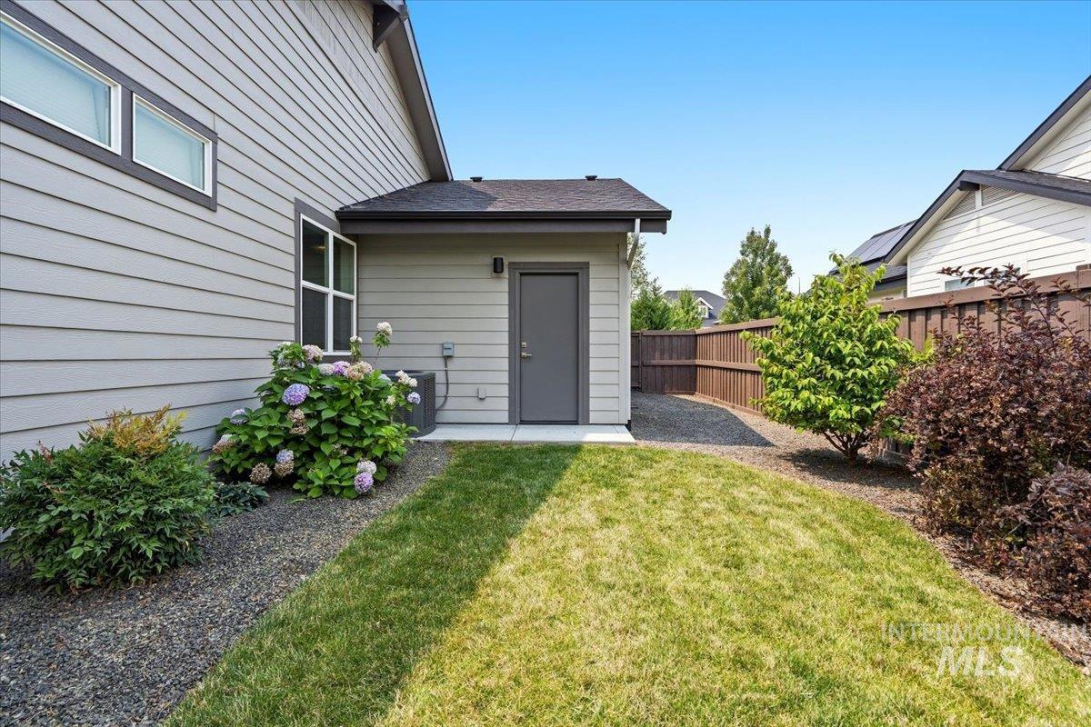 2620 N Rivington Ave, Eagle, Idaho 83616, 4 Bedrooms, 2.5 Bathrooms, Residential For Sale, Price $950,000, 98996302