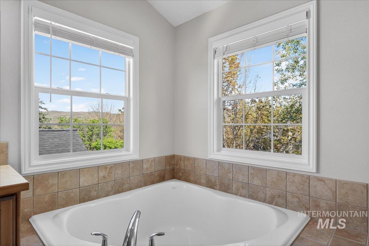 12935 N Schicks Ridge Rd, Boise, Idaho 83714, 4 Bedrooms, 2.5 Bathrooms, Residential For Sale, Price $860,000, 98996304