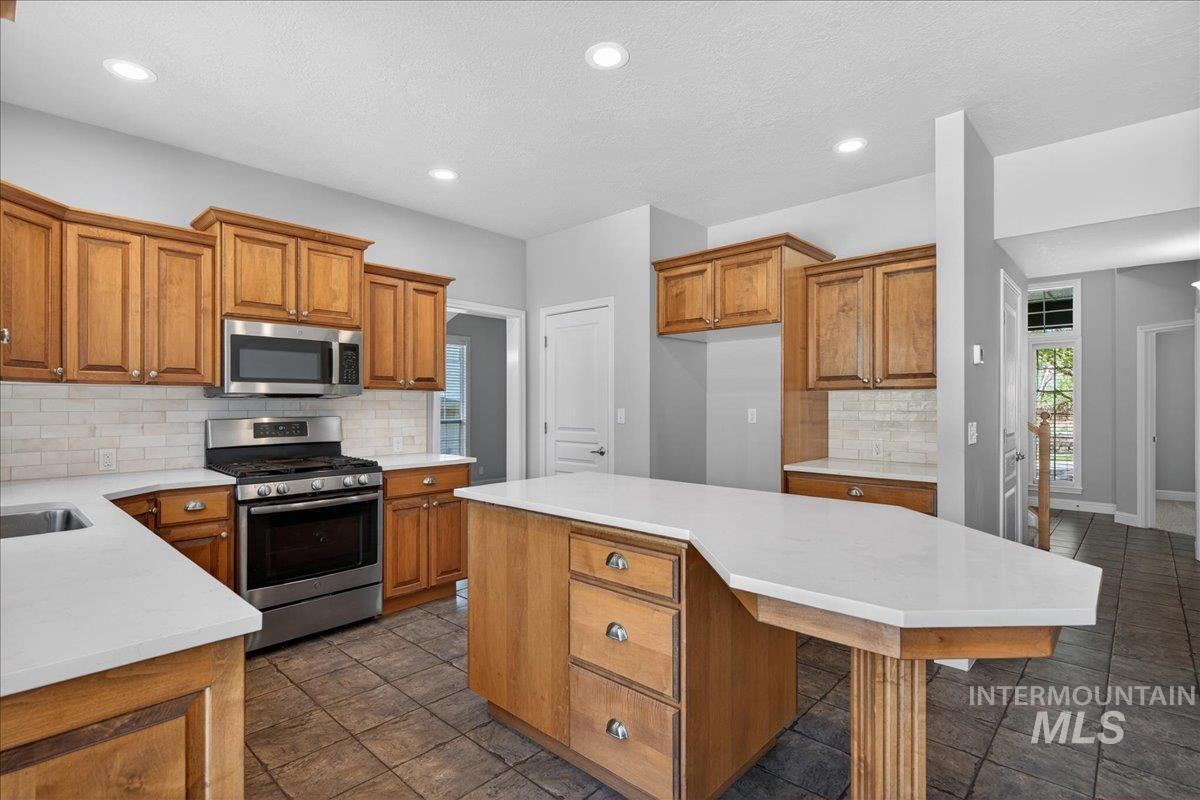 12935 N Schicks Ridge Rd, Boise, Idaho 83714, 4 Bedrooms, 2.5 Bathrooms, Residential For Sale, Price $860,000, 98996304