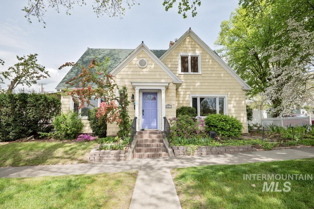 221 7TH AVE, Lewiston, Idaho 83501, 4 Bedrooms, 3 Bathrooms, Residential For Sale, Price $418,000, 98996306