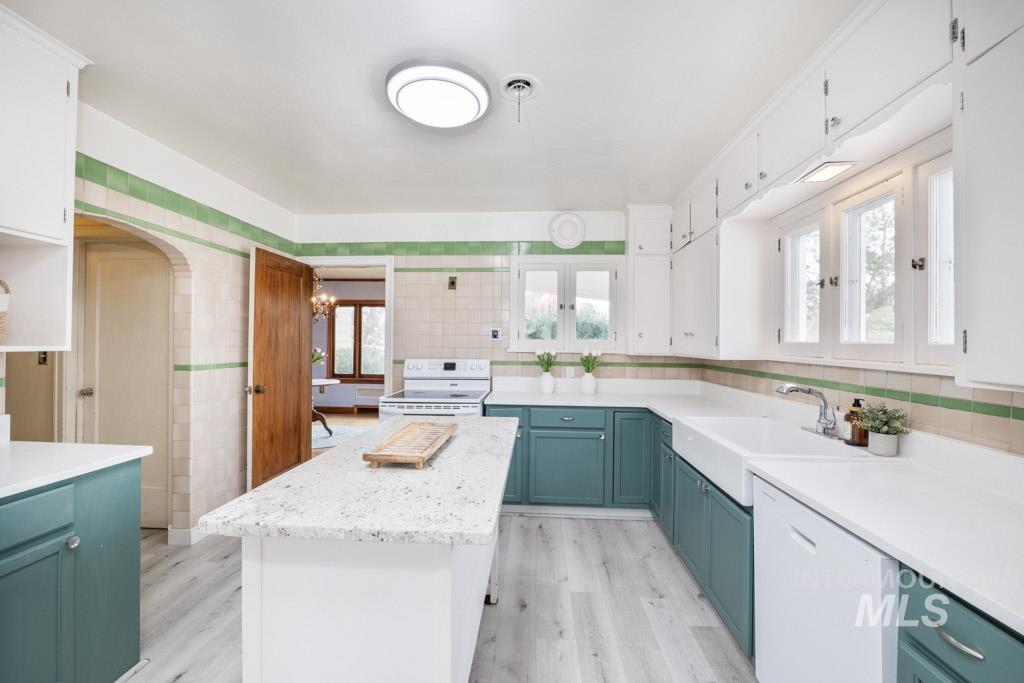 221 7TH AVE, Lewiston, Idaho 83501, 4 Bedrooms, 3 Bathrooms, Residential For Sale, Price $418,000, 98996306