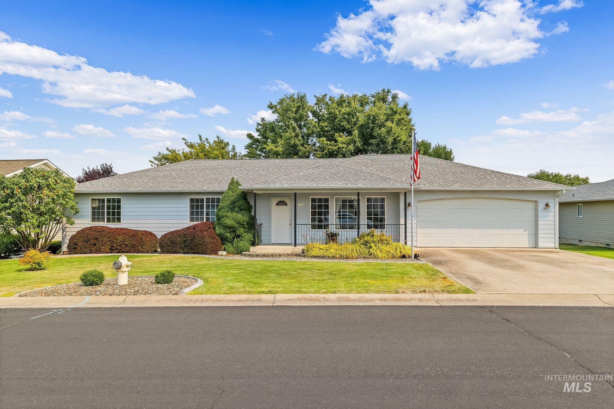 915 Magnolia Street, Lewiston, Idaho 83501, 2 Bedrooms, 2 Bathrooms, Residential For Sale, Price $380,000, 98996308