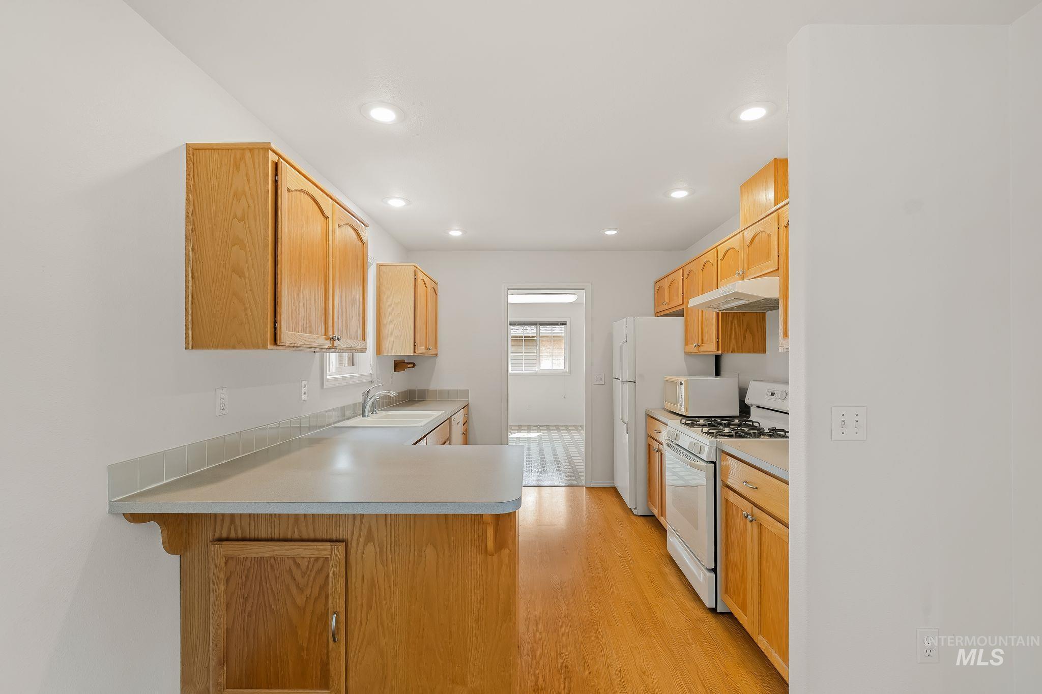 915 Magnolia Street, Lewiston, Idaho 83501, 2 Bedrooms, 2 Bathrooms, Residential For Sale, Price $380,000, 98996308
