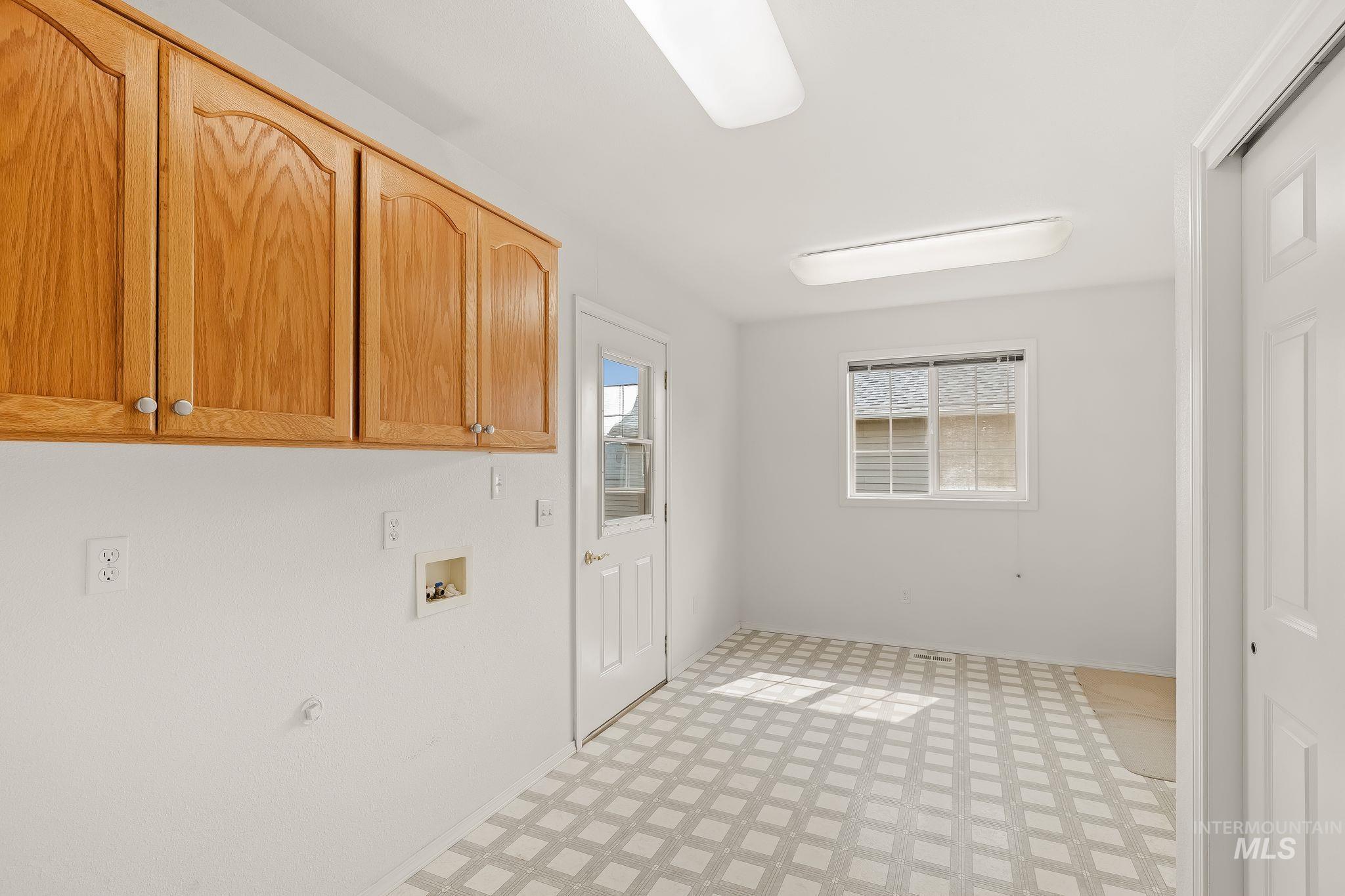 915 Magnolia Street, Lewiston, Idaho 83501, 2 Bedrooms, 2 Bathrooms, Residential For Sale, Price $380,000, 98996308