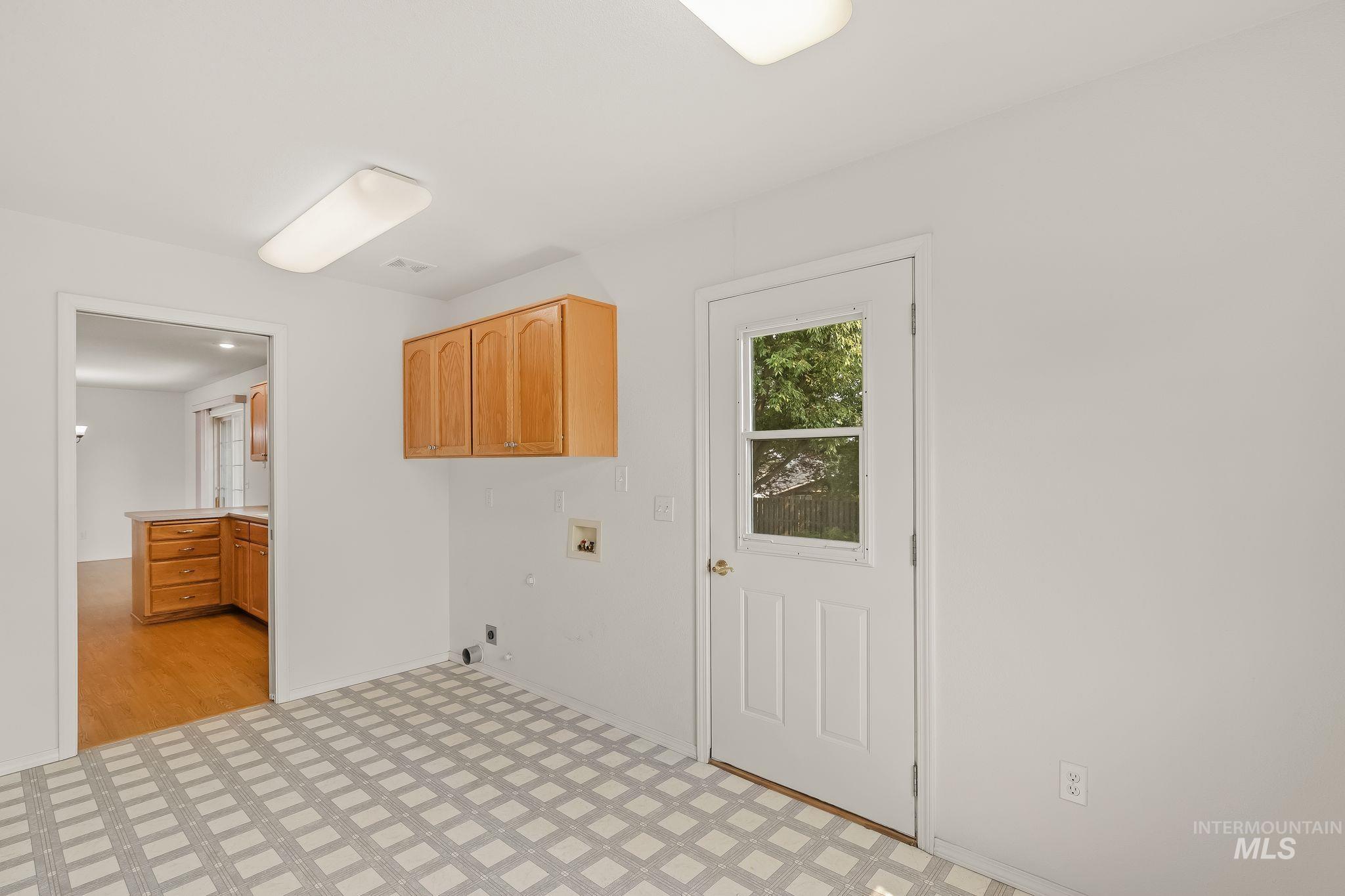 915 Magnolia Street, Lewiston, Idaho 83501, 2 Bedrooms, 2 Bathrooms, Residential For Sale, Price $380,000, 98996308
