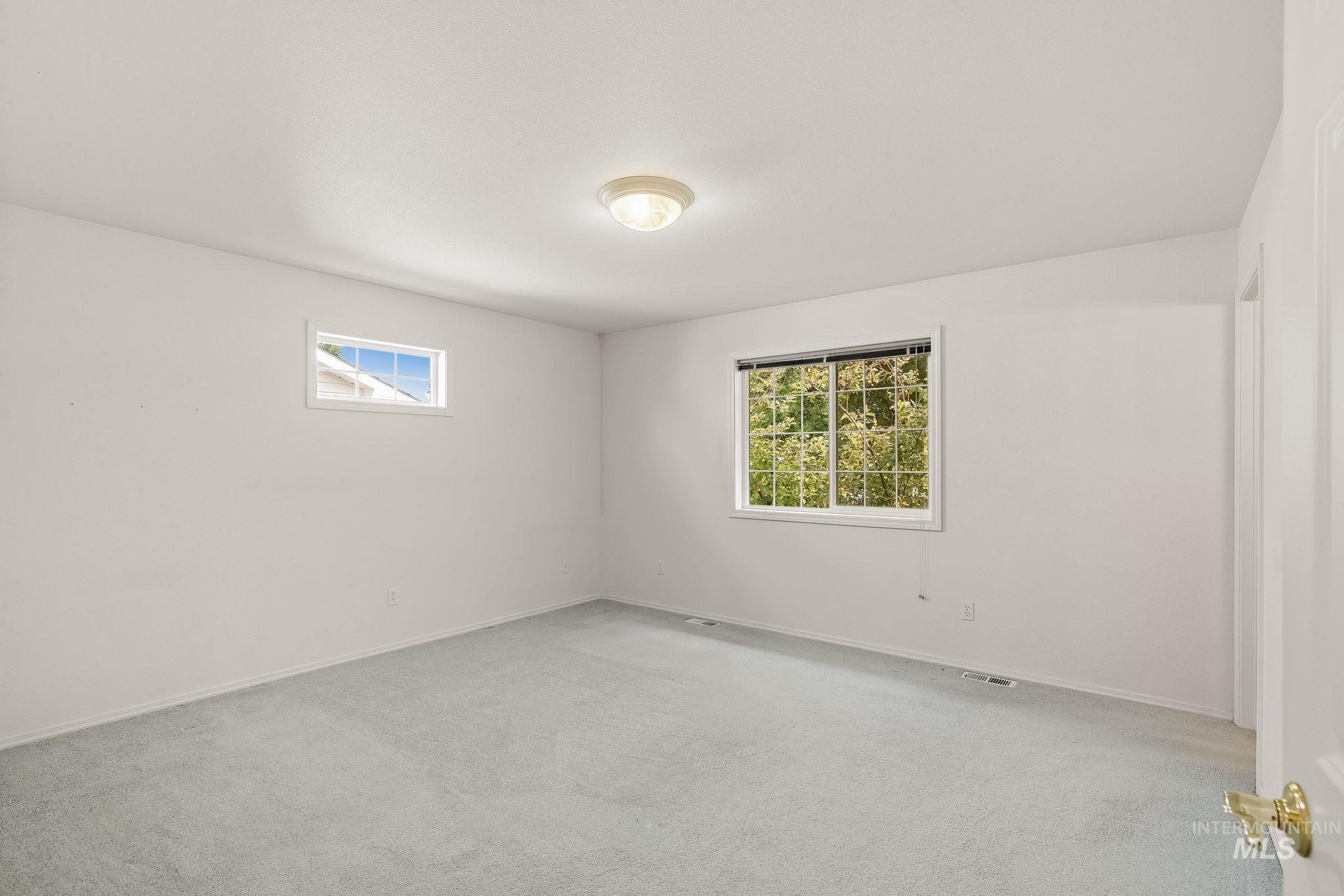 915 Magnolia Street, Lewiston, Idaho 83501, 2 Bedrooms, 2 Bathrooms, Residential For Sale, Price $380,000, 98996308