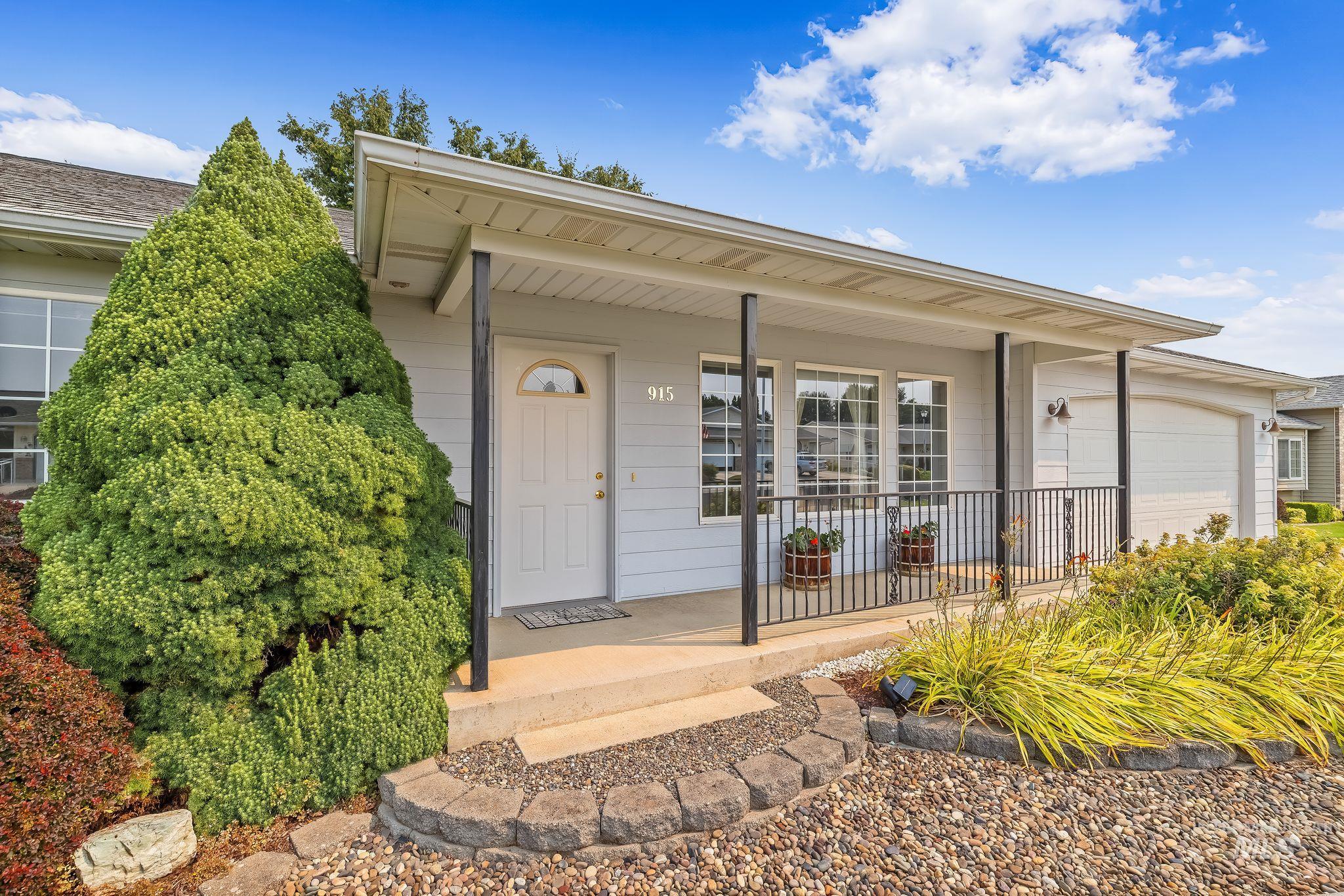 915 Magnolia Street, Lewiston, Idaho 83501, 2 Bedrooms, 2 Bathrooms, Residential For Sale, Price $380,000, 98996308