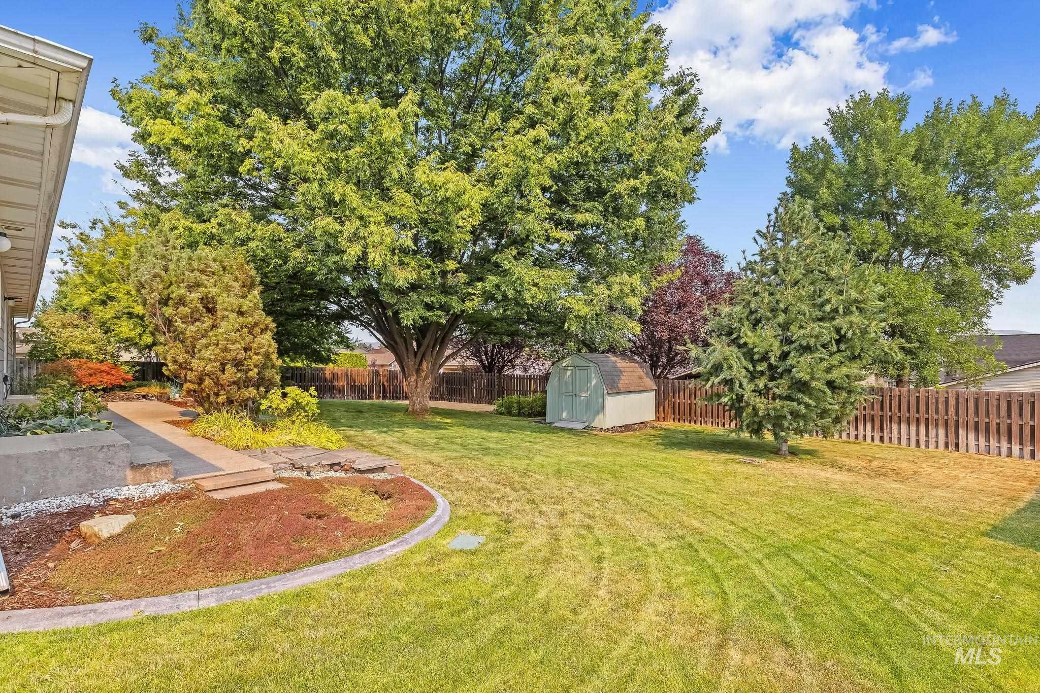 915 Magnolia Street, Lewiston, Idaho 83501, 2 Bedrooms, 2 Bathrooms, Residential For Sale, Price $380,000, 98996308