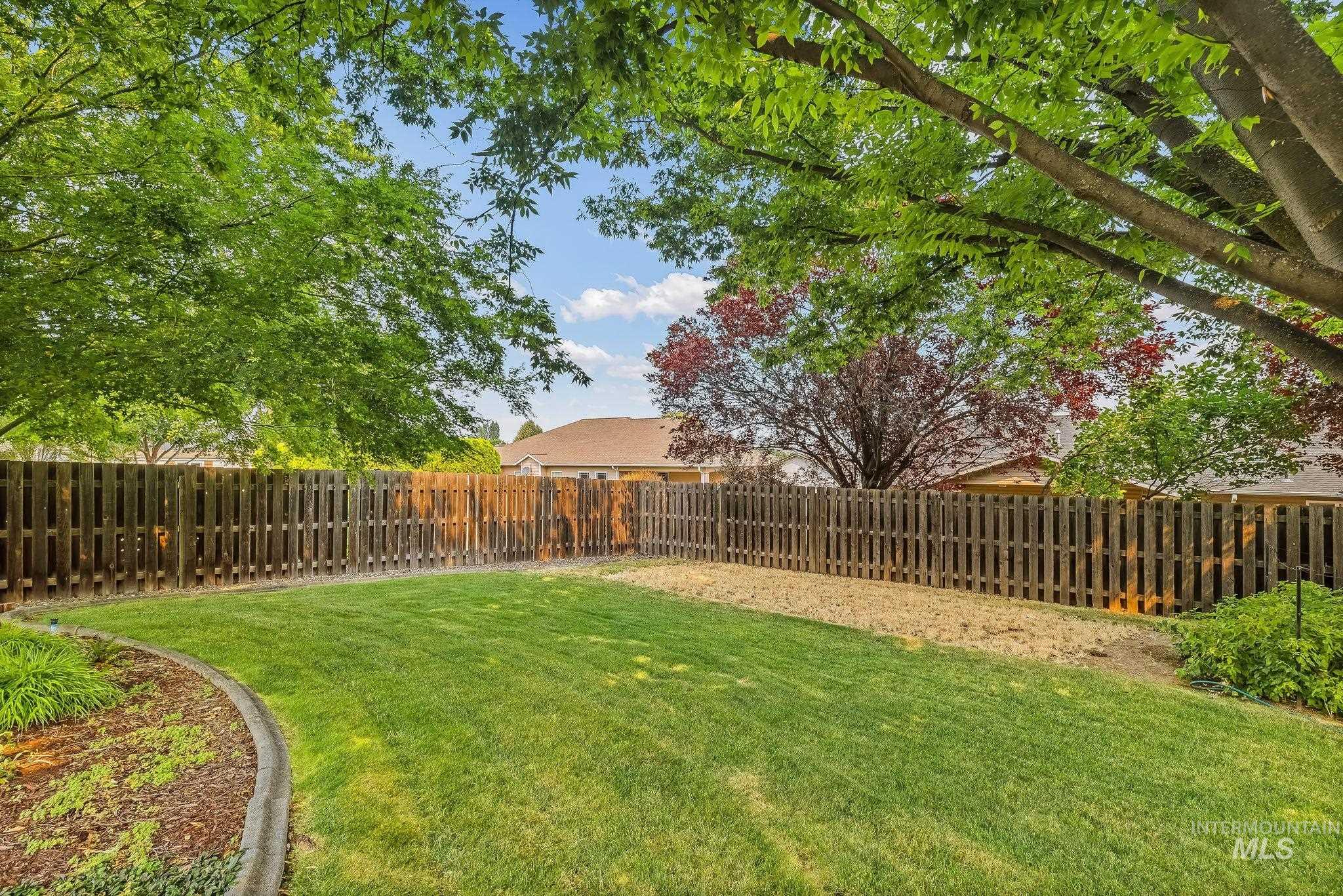 915 Magnolia Street, Lewiston, Idaho 83501, 2 Bedrooms, 2 Bathrooms, Residential For Sale, Price $380,000, 98996308