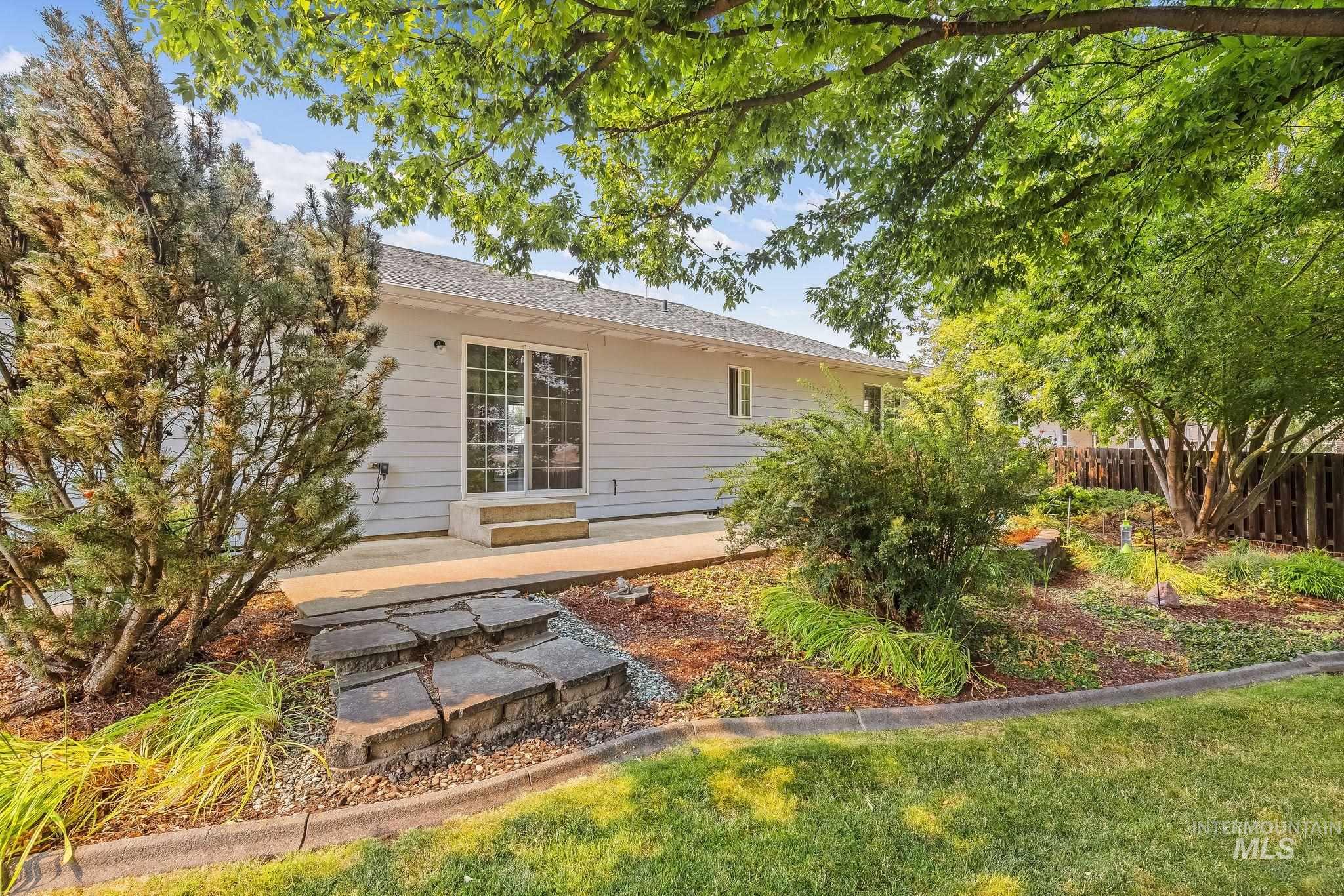 915 Magnolia Street, Lewiston, Idaho 83501, 2 Bedrooms, 2 Bathrooms, Residential For Sale, Price $380,000, 98996308
