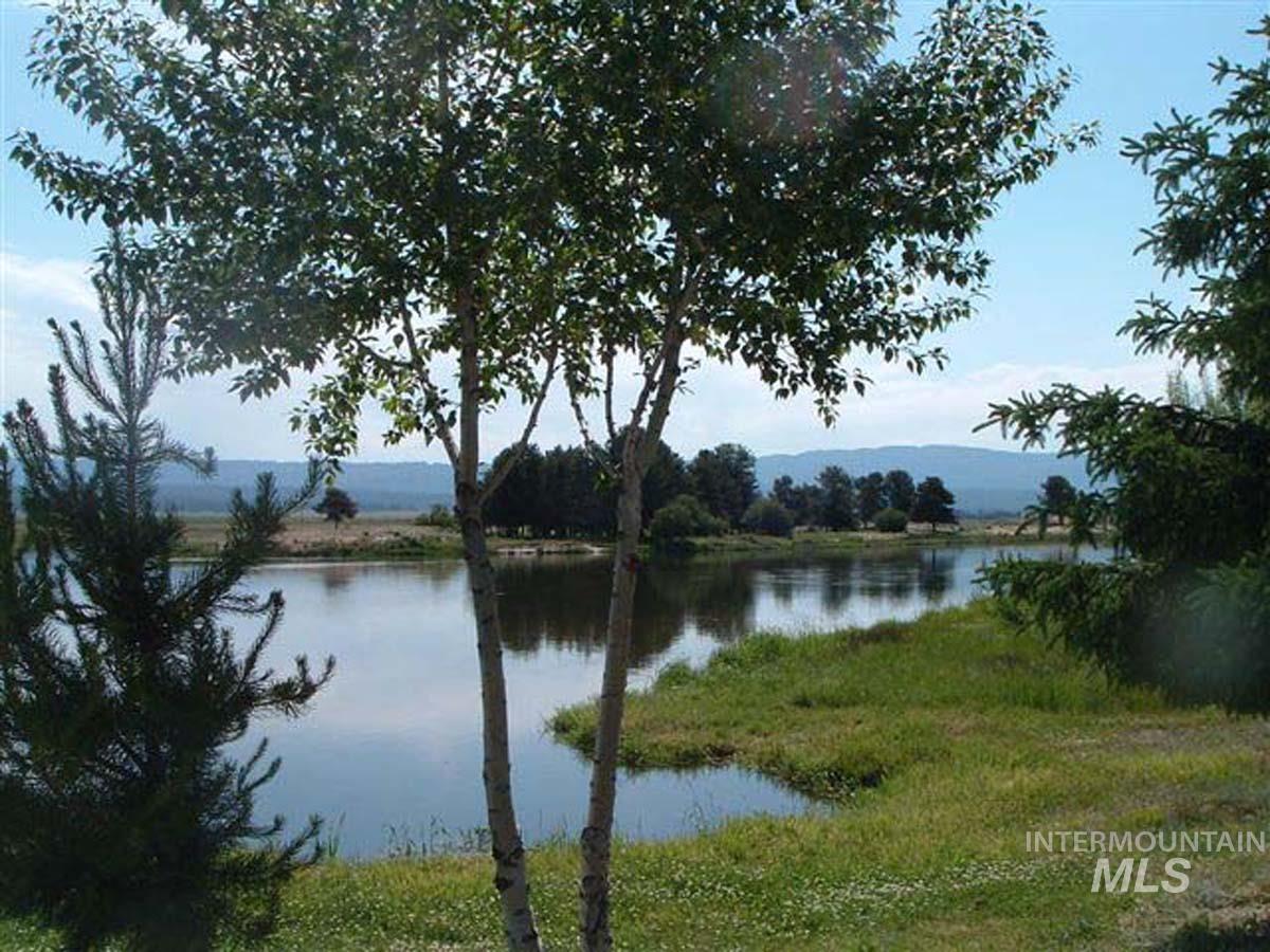 2 Q Street, Cascade, Idaho 83611, 1 Bedroom, 1.5 Bathrooms, Residential For Sale, Price $280,000, 98996310