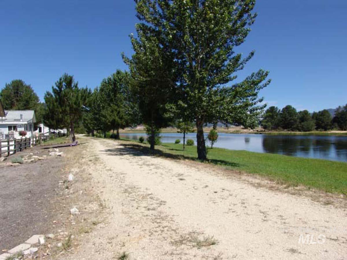 2 Q Street, Cascade, Idaho 83611, 1 Bedroom, 1.5 Bathrooms, Residential For Sale, Price $280,000, 98996310