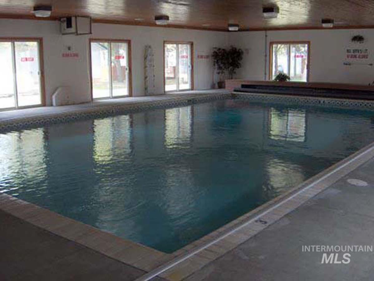 2 Q Street, Cascade, Idaho 83611, 1 Bedroom, 1.5 Bathrooms, Residential For Sale, Price $280,000, 98996310