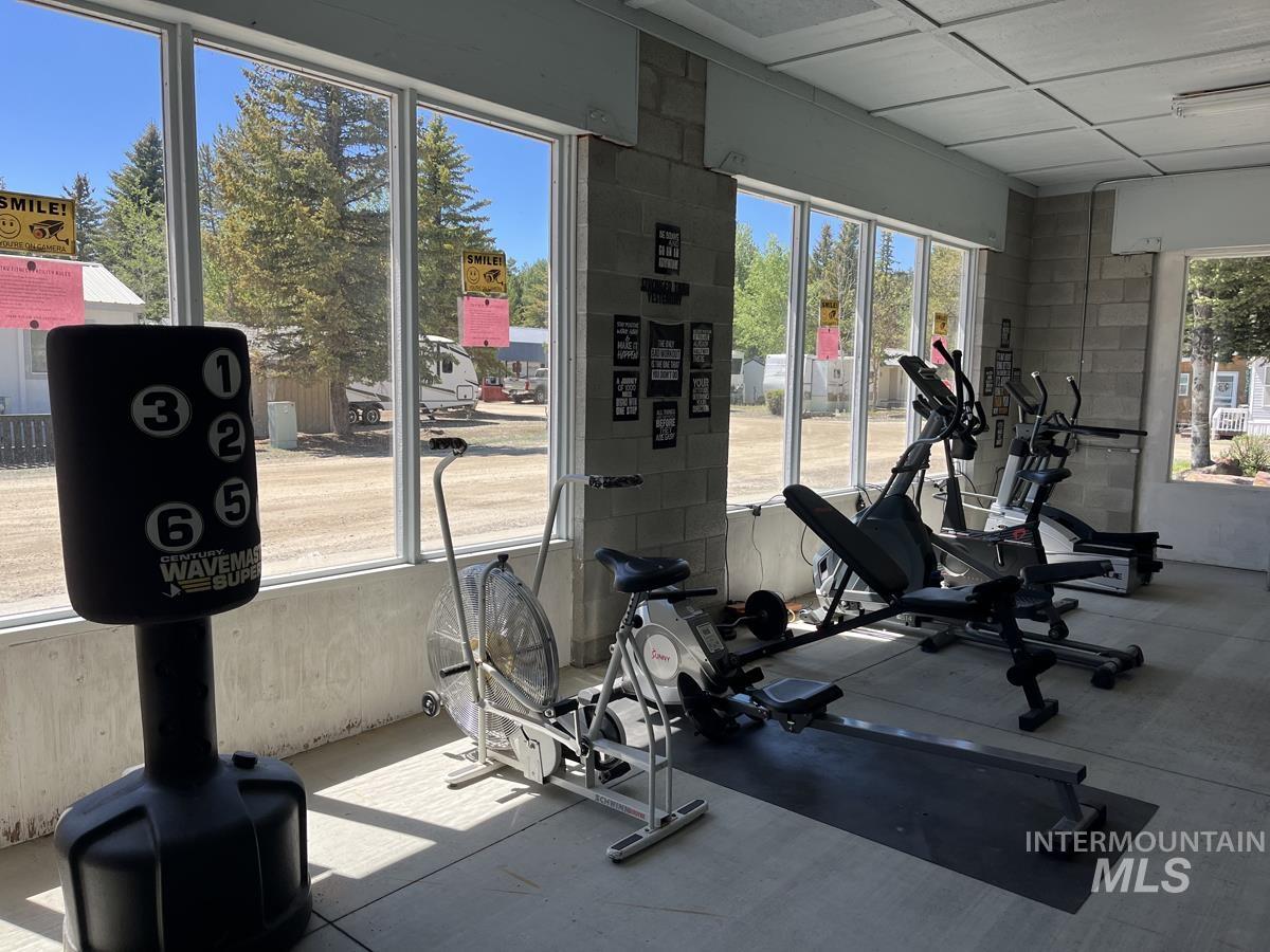 2 Q Street, Cascade, Idaho 83611, 1 Bedroom, 1.5 Bathrooms, Residential For Sale, Price $280,000, 98996310