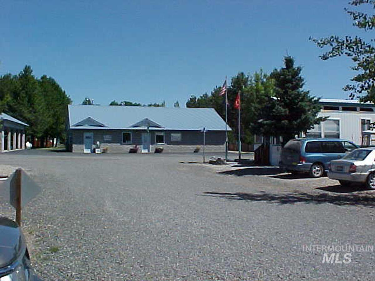 2 Q Street, Cascade, Idaho 83611, 1 Bedroom, 1.5 Bathrooms, Residential For Sale, Price $280,000, 98996310