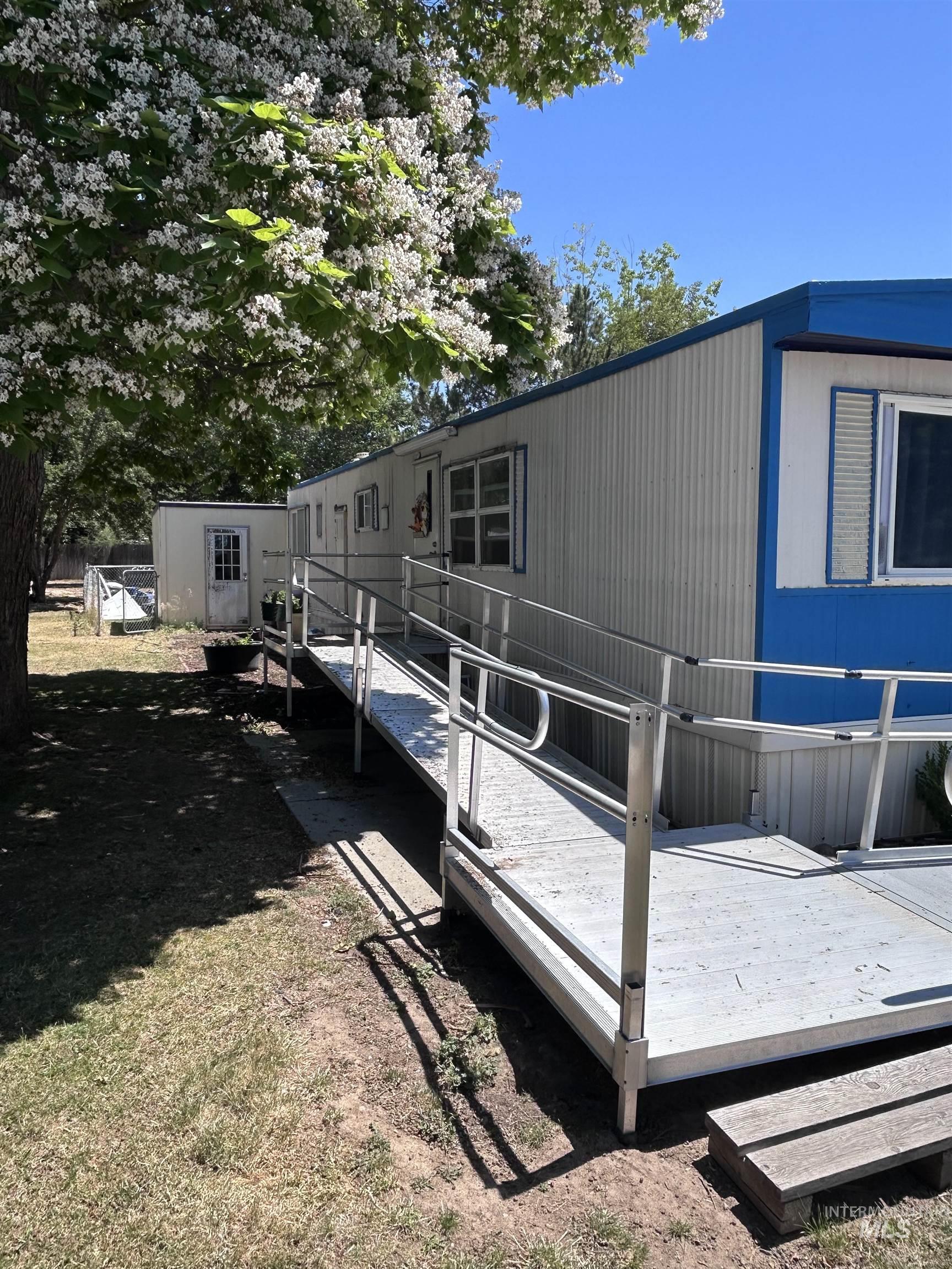 290 NE Pearl St, Mountain Home, Idaho 83647, 2 Bedrooms, 2 Bathrooms, Residential For Sale, Price $16,000, 98996313