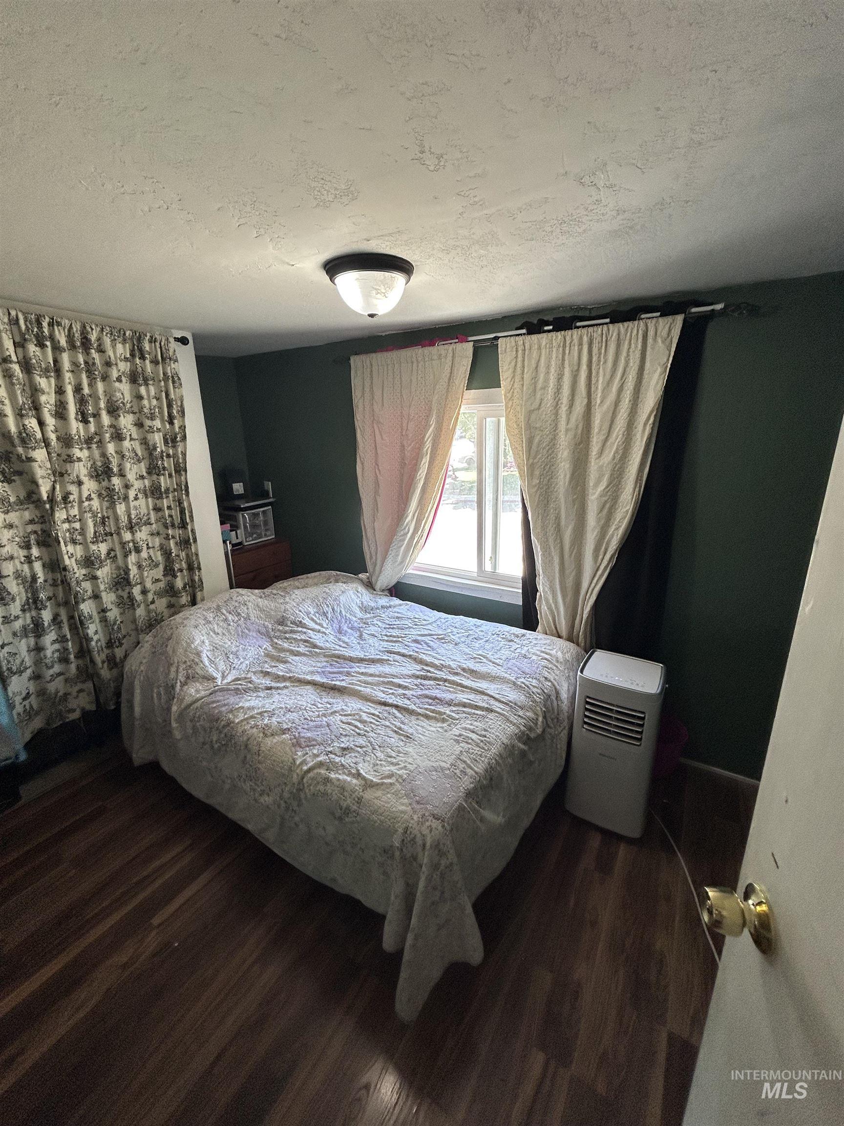 290 NE Pearl St, Mountain Home, Idaho 83647, 2 Bedrooms, 2 Bathrooms, Residential For Sale, Price $16,000, 98996313