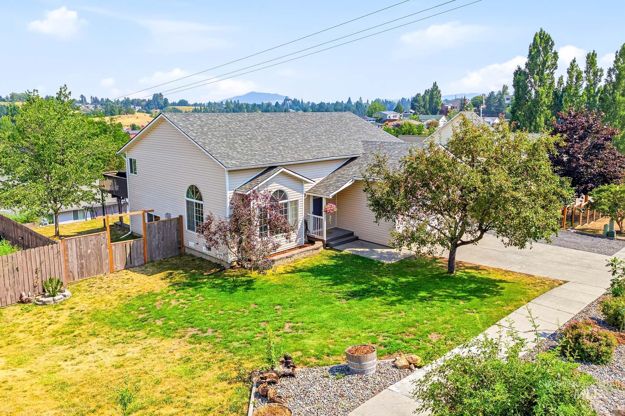 1350 Franklin Road, Moscow, Idaho 83843, 4 Bedrooms, 2 Bathrooms, Residential For Sale, Price $505,000, 98996315