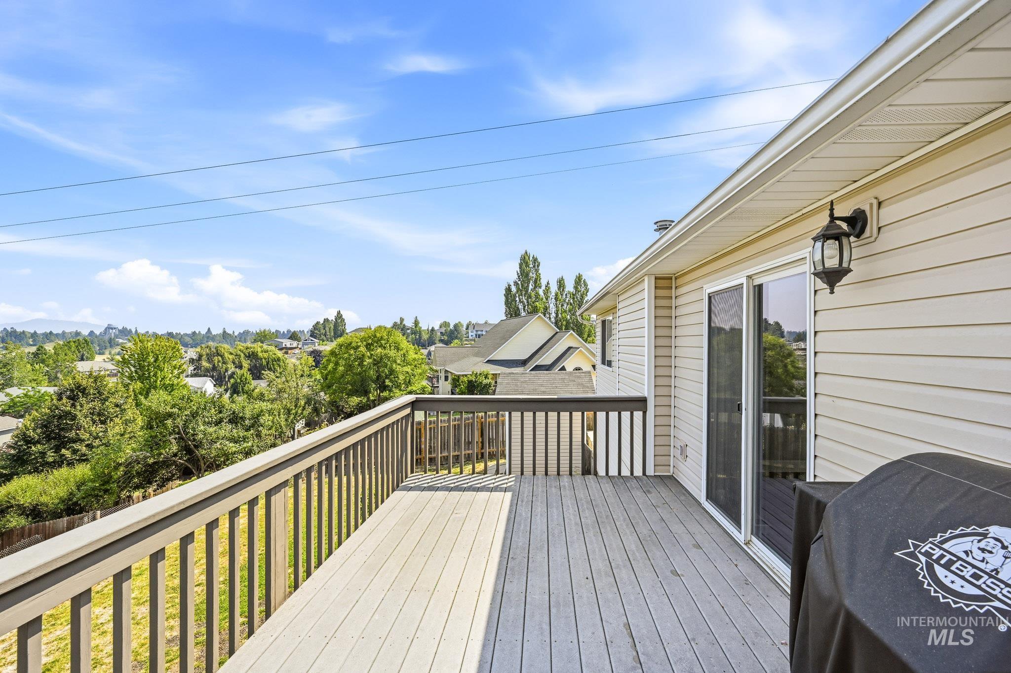 1350 Franklin Road, Moscow, Idaho 83843, 4 Bedrooms, 2 Bathrooms, Residential For Sale, Price $505,000, 98996315