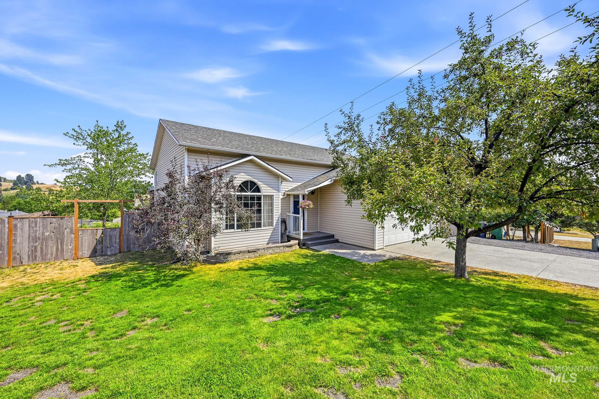 1350 Franklin Road, Moscow, Idaho 83843, 4 Bedrooms, 2 Bathrooms, Residential For Sale, Price $505,000, 98996315