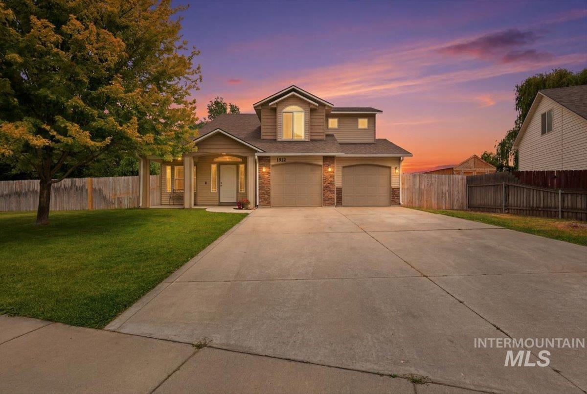 1512 S Florence St, Nampa, Idaho 83686, 4 Bedrooms, 2.5 Bathrooms, Residential For Sale, Price $439,900, 98996318