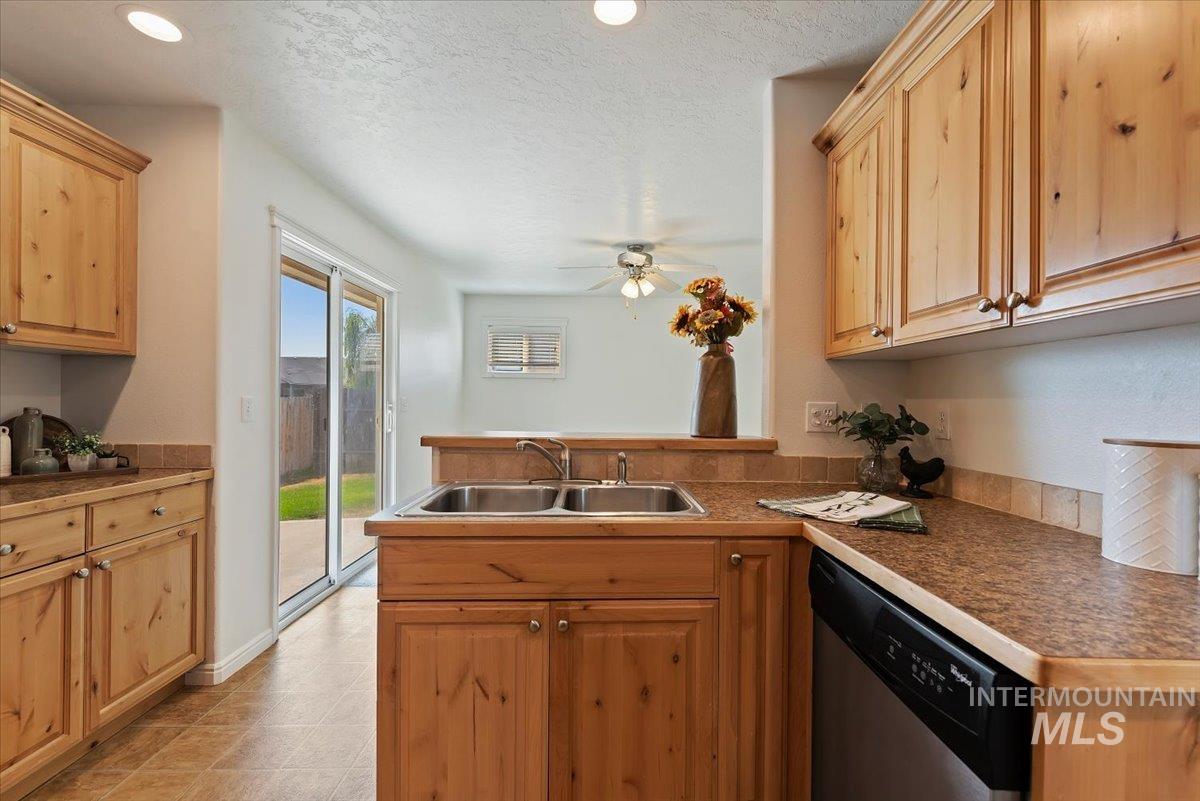 1512 S Florence St, Nampa, Idaho 83686, 4 Bedrooms, 2.5 Bathrooms, Residential For Sale, Price $439,900, 98996318