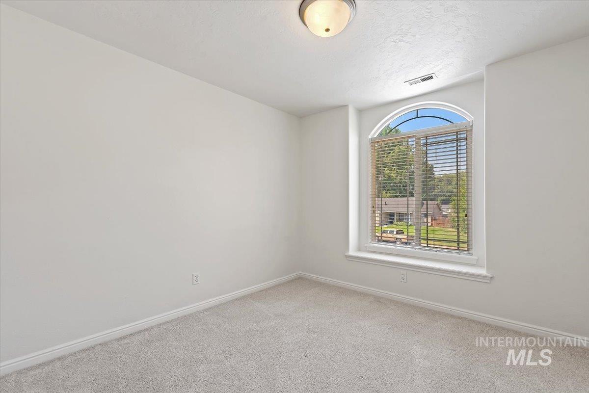 1512 S Florence St, Nampa, Idaho 83686, 4 Bedrooms, 2.5 Bathrooms, Residential For Sale, Price $439,900, 98996318