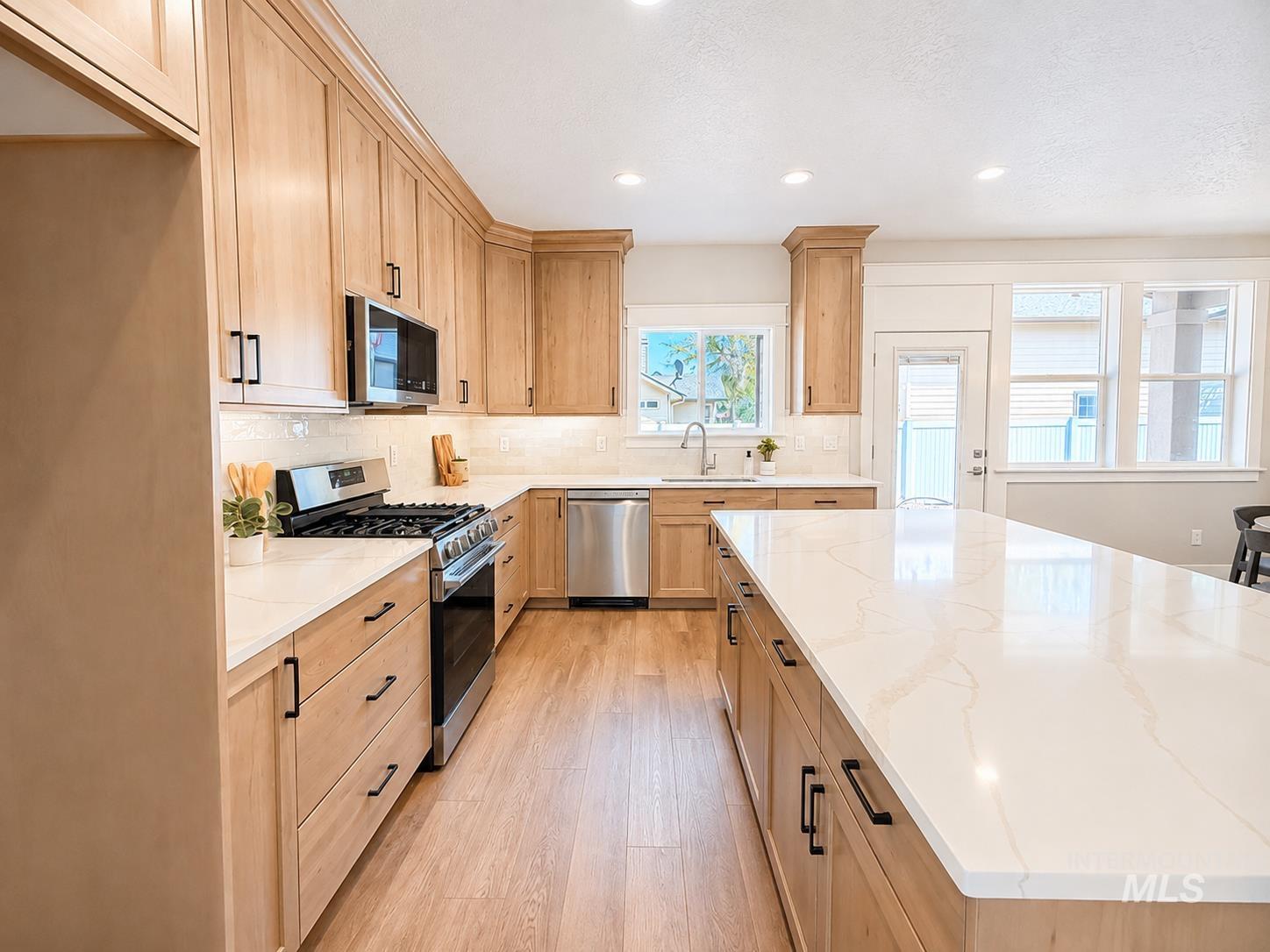 684 S Cassandra Ave, Kuna, Idaho 83634, 4 Bedrooms, 3.5 Bathrooms, Residential For Sale, Price $584,800, 98996322