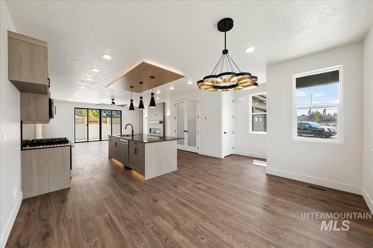 60 N Feather Reed Ave., Meridian, Idaho 83642, 4 Bedrooms, 2.5 Bathrooms, Residential For Sale, Price $574,900,MLS 98996330