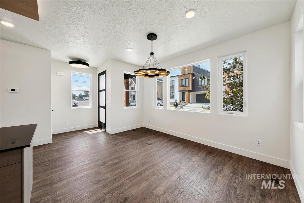 60 N Feather Reed Ave., Meridian, Idaho 83642, 4 Bedrooms, 2.5 Bathrooms, Residential For Sale, Price $574,900,MLS 98996330