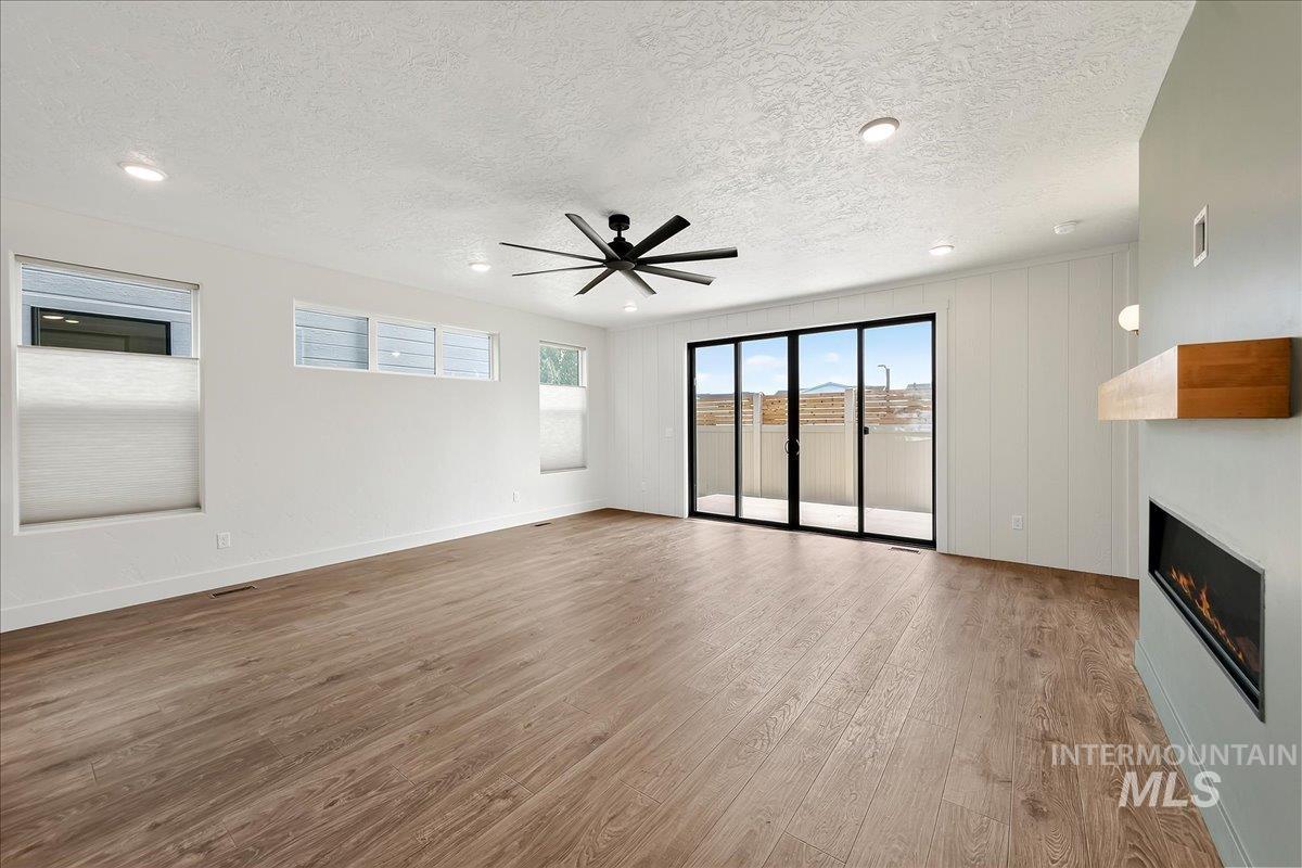 60 N Feather Reed Ave., Meridian, Idaho 83642, 4 Bedrooms, 2.5 Bathrooms, Residential For Sale, Price $574,900,MLS 98996330