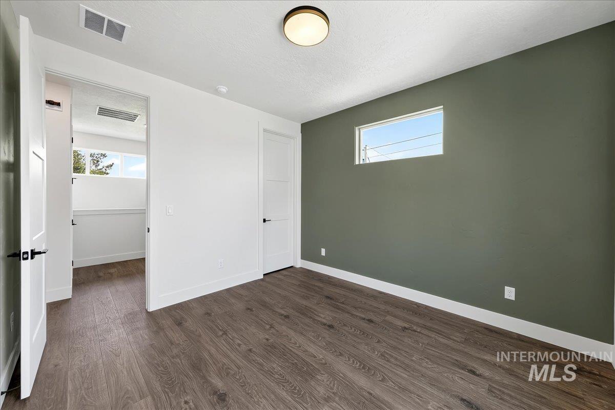 60 N Feather Reed Ave., Meridian, Idaho 83642, 4 Bedrooms, 2.5 Bathrooms, Residential For Sale, Price $574,900,MLS 98996330