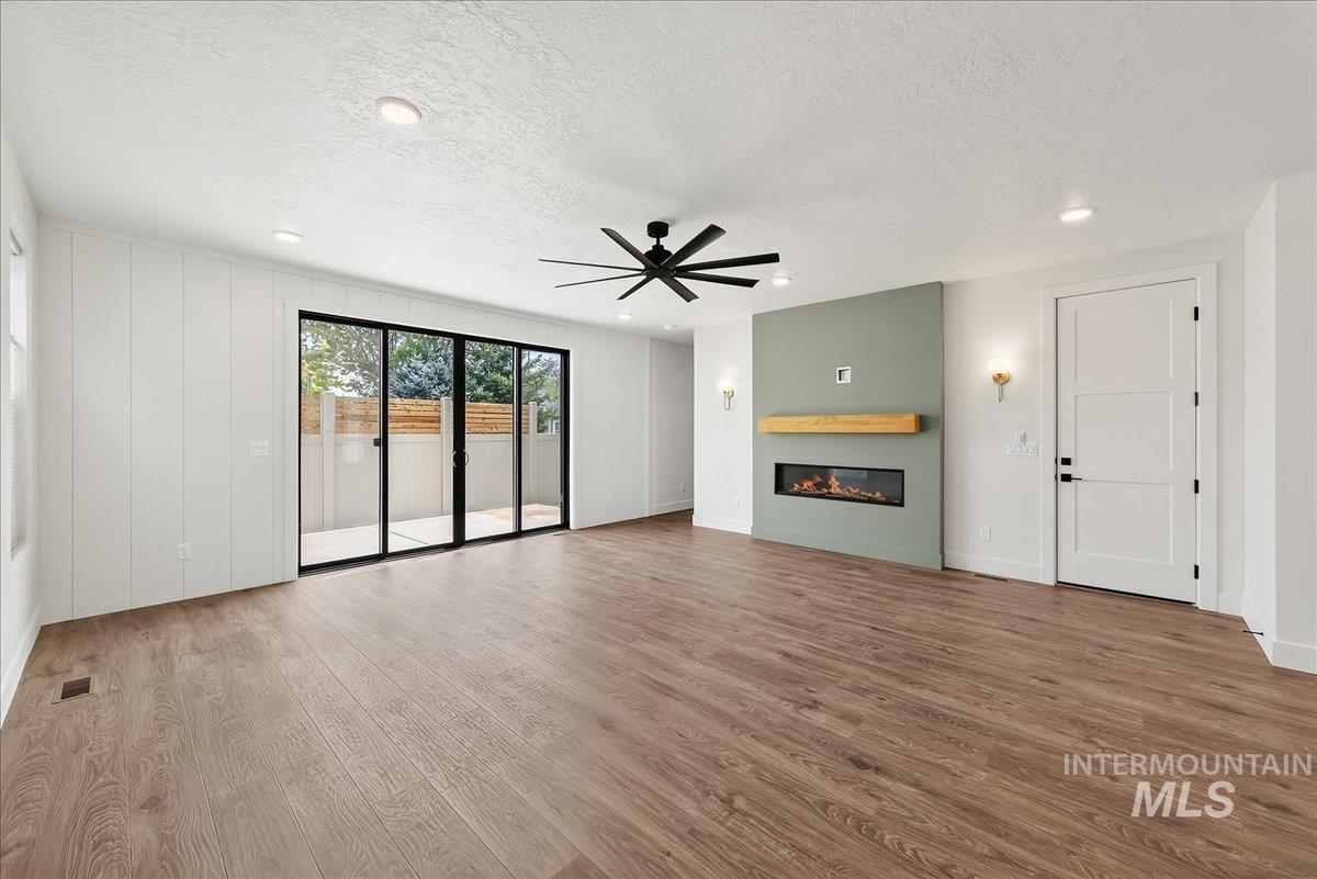 60 N Feather Reed Ave., Meridian, Idaho 83642, 4 Bedrooms, 2.5 Bathrooms, Residential For Sale, Price $574,900,MLS 98996330