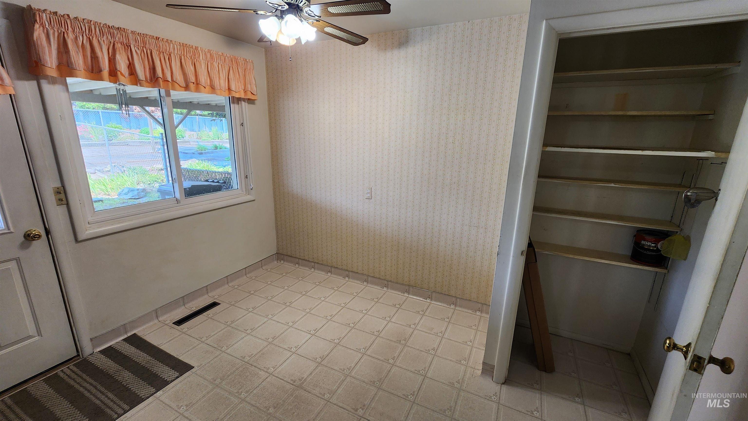 812 Walk Ln, Clarkston, Idaho 99403, 3 Bedrooms, 1 Bathroom, Residential For Sale, Price $335,000,MLS 98996331