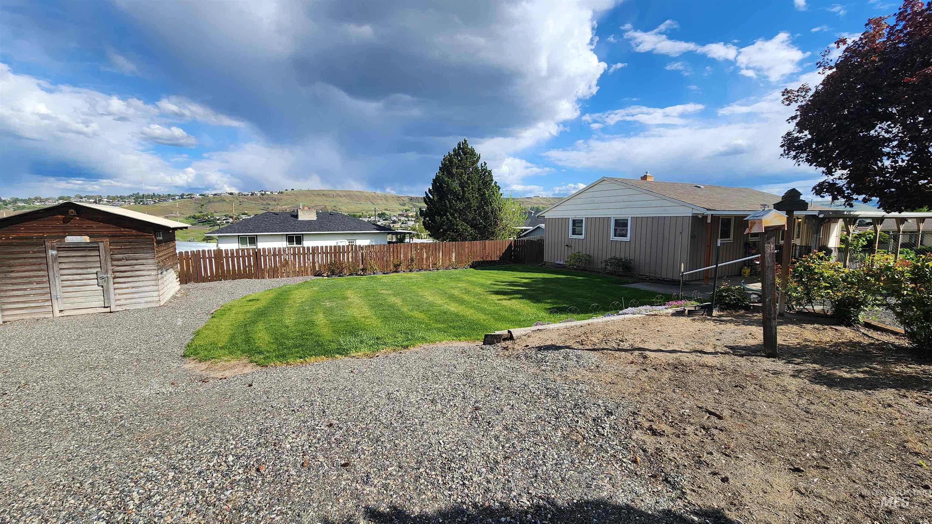 812 Walk Ln, Clarkston, Idaho 99403, 3 Bedrooms, 1 Bathroom, Residential For Sale, Price $335,000,MLS 98996331