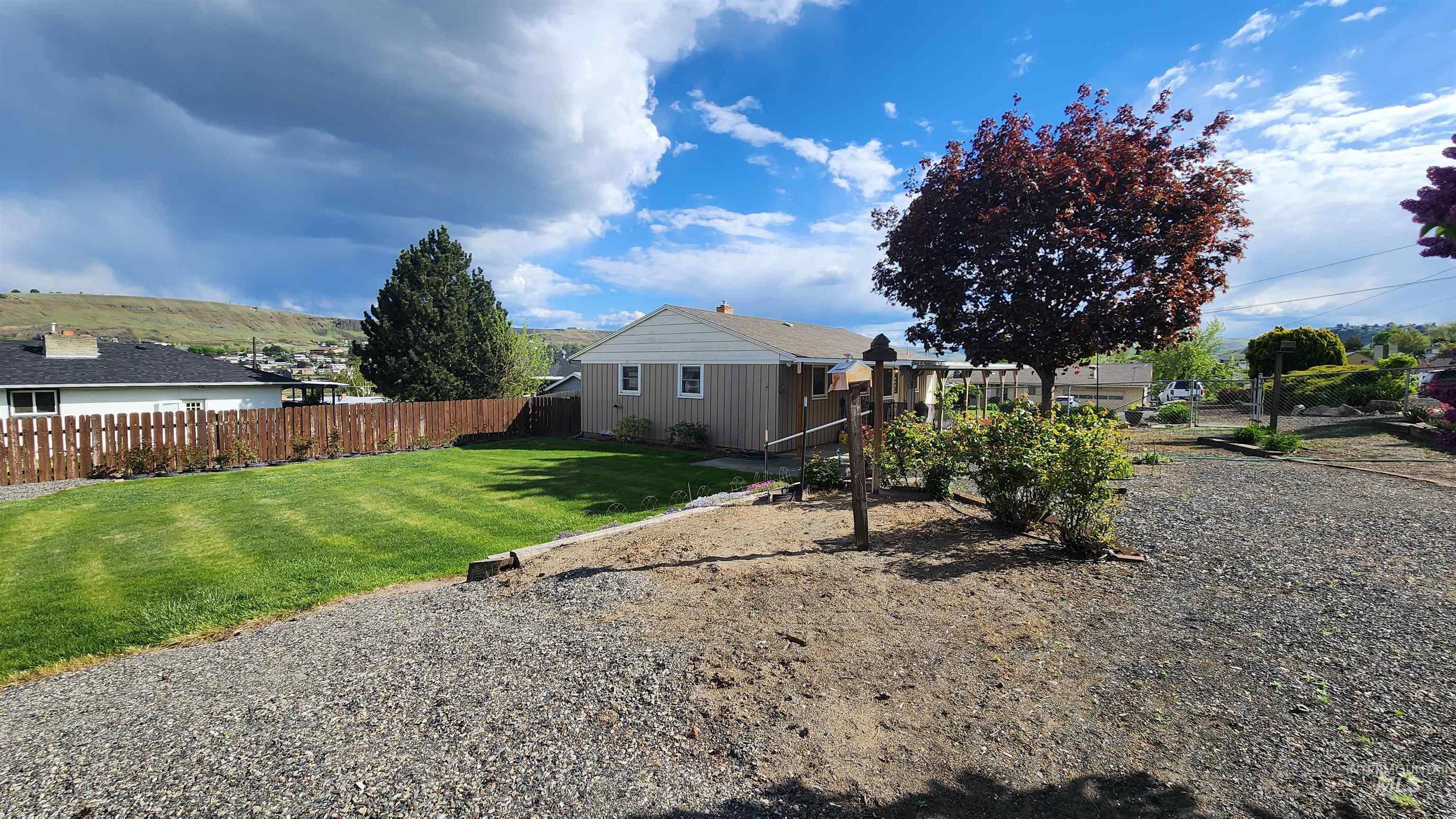 812 Walk Ln, Clarkston, Idaho 99403, 3 Bedrooms, 1 Bathroom, Residential For Sale, Price $335,000,MLS 98996331
