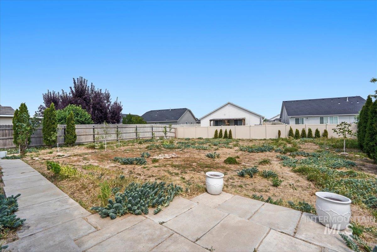 19644 W Wilderness Drive, Caldwell, Idaho 83605, 3 Bedrooms, 2 Bathrooms, Residential For Sale, Price $359,999,MLS 98996332