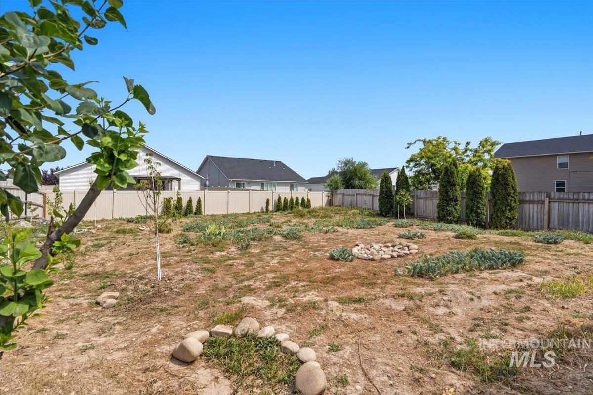 19644 W Wilderness Drive, Caldwell, Idaho 83605, 3 Bedrooms, 2 Bathrooms, Residential For Sale, Price $359,999,MLS 98996332