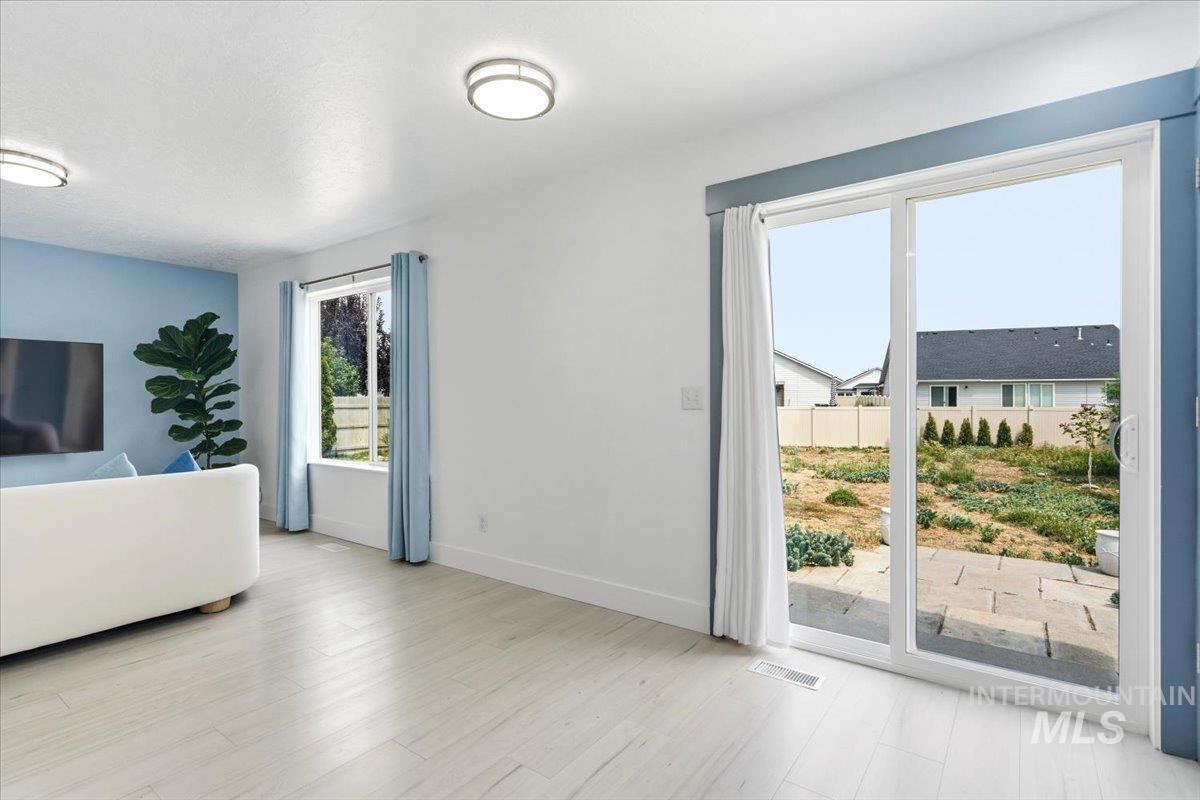 19644 W Wilderness Drive, Caldwell, Idaho 83605, 3 Bedrooms, 2 Bathrooms, Residential For Sale, Price $359,999,MLS 98996332